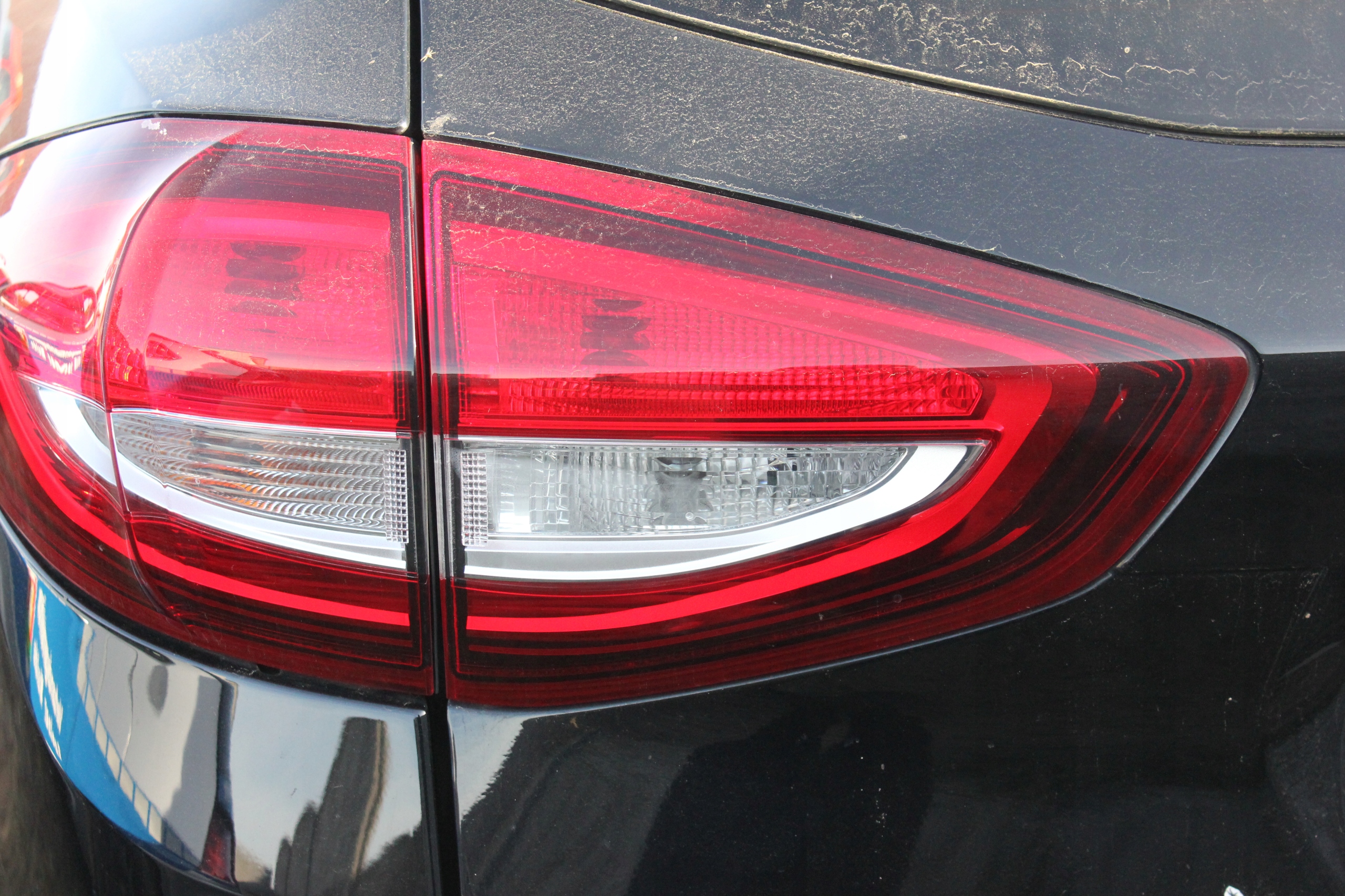 Ford C-Max II Lift Lampa lewa tył w klapę