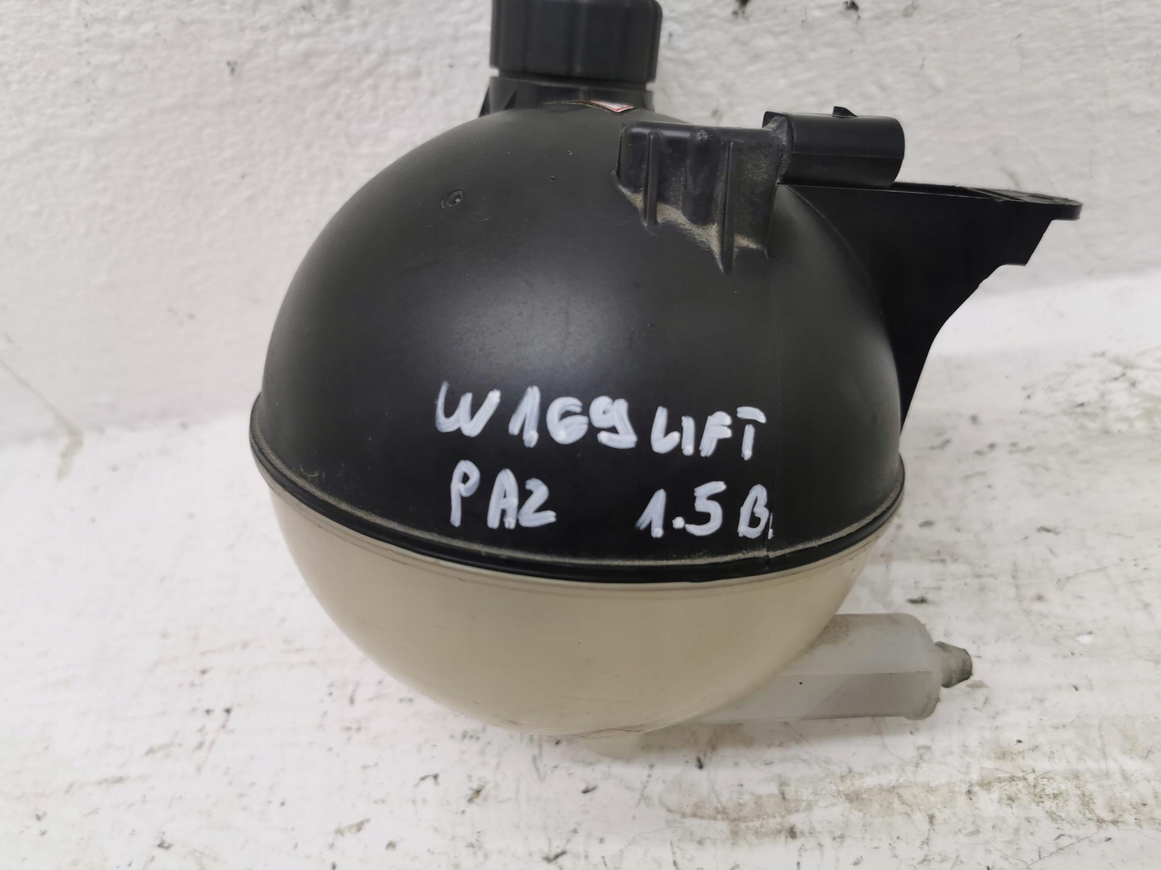 Scheibenwaschbehälter MERCEDES A-KLASA W169 1.5B