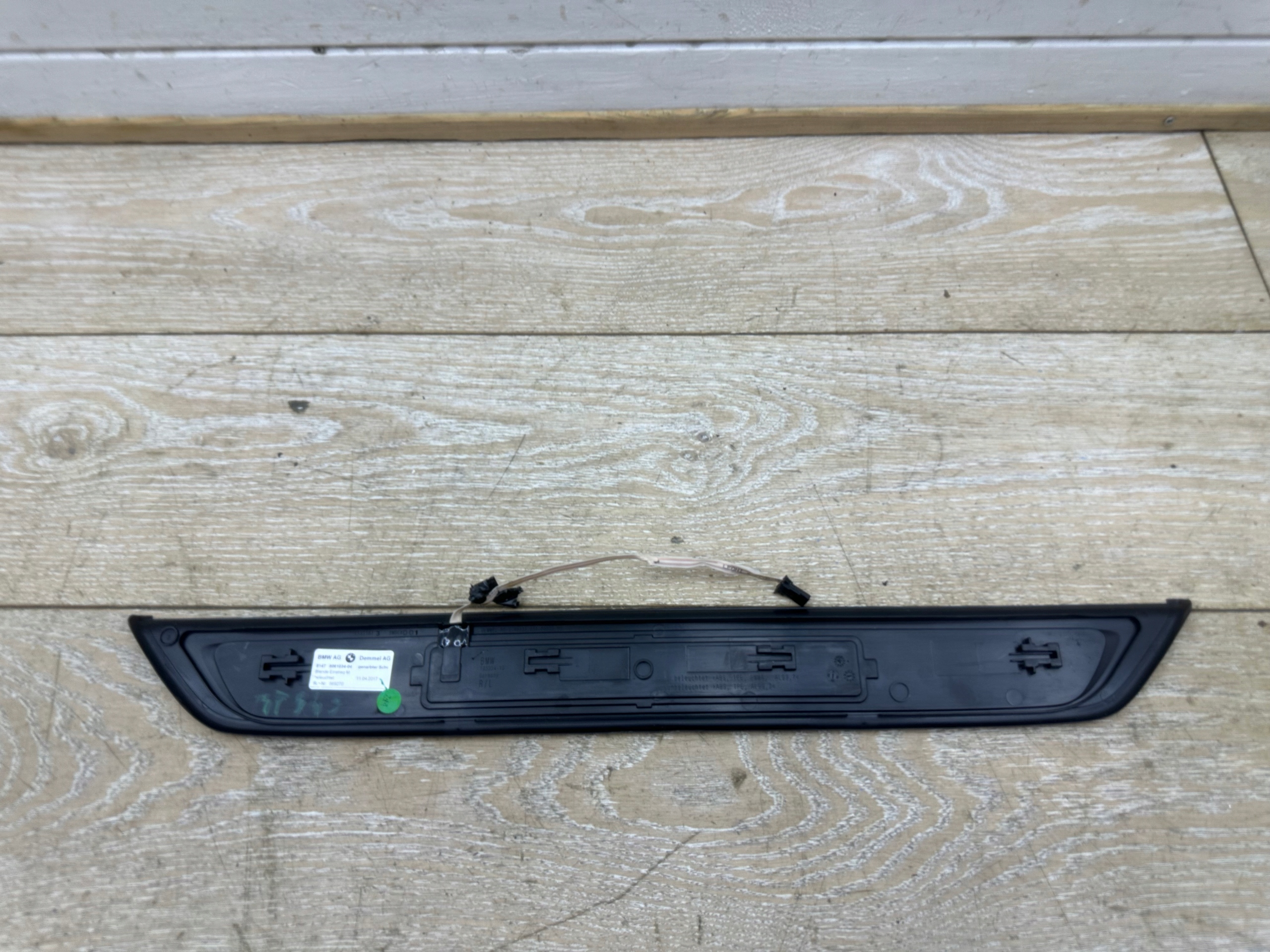 Bmw g32 moulding threshold cap left front 8061034