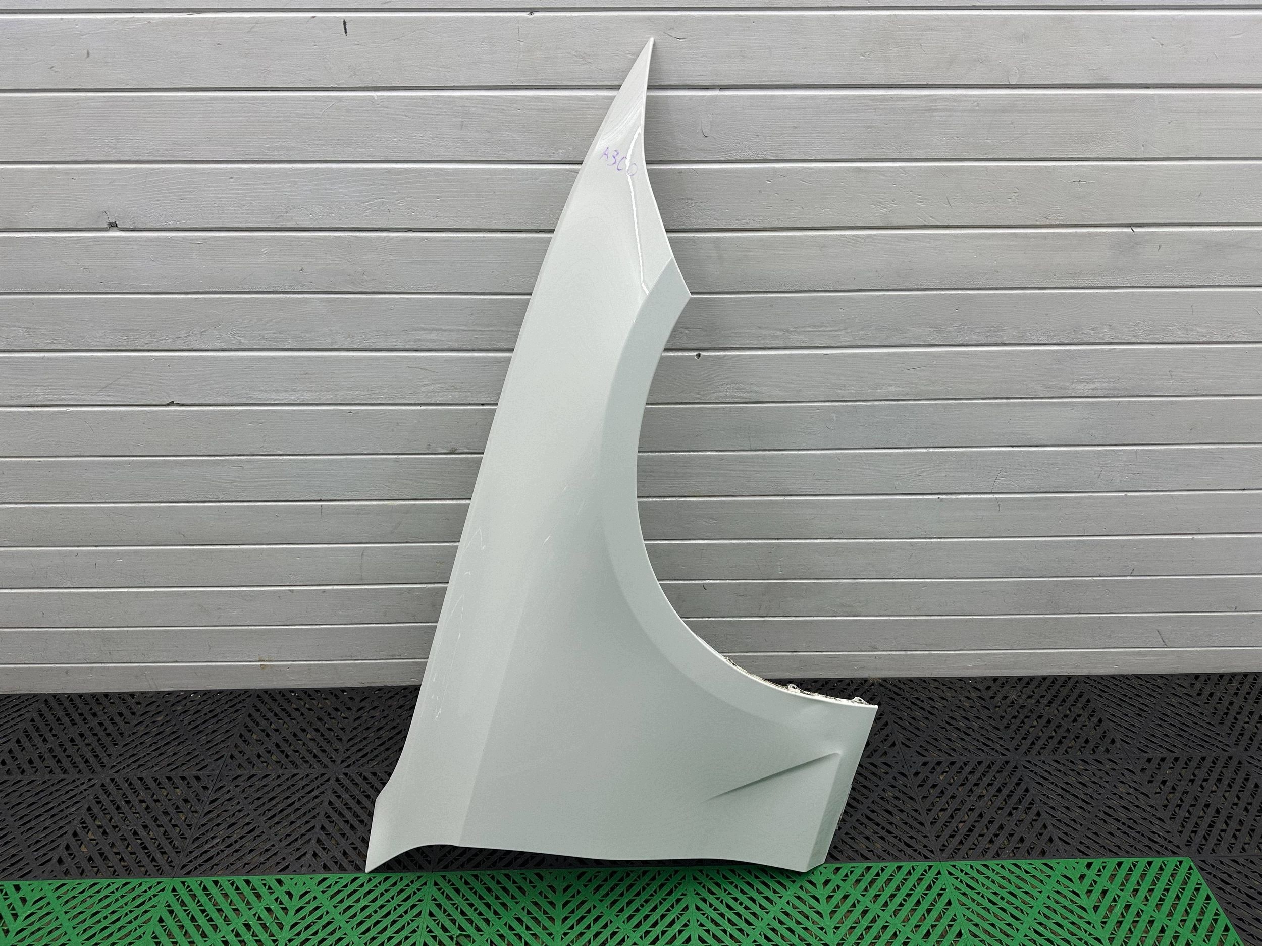fender front side right BMW 3 G20 G21 colour A300