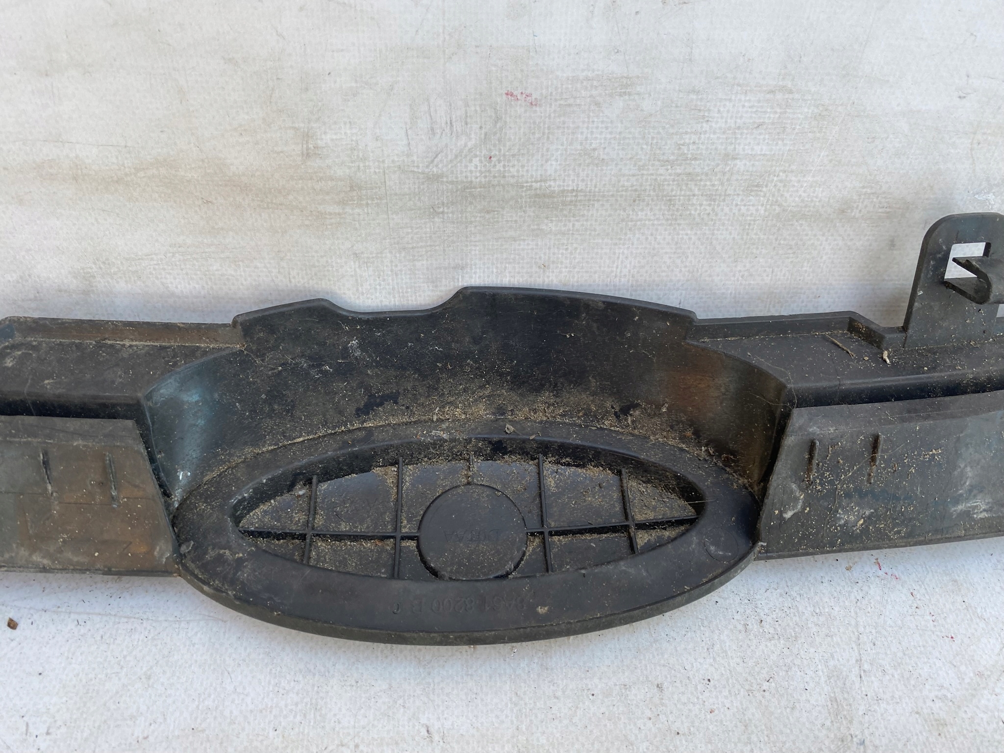 FORD FIESTA MK7 Grill Grill der Stoßstange 8A61-8200-BC