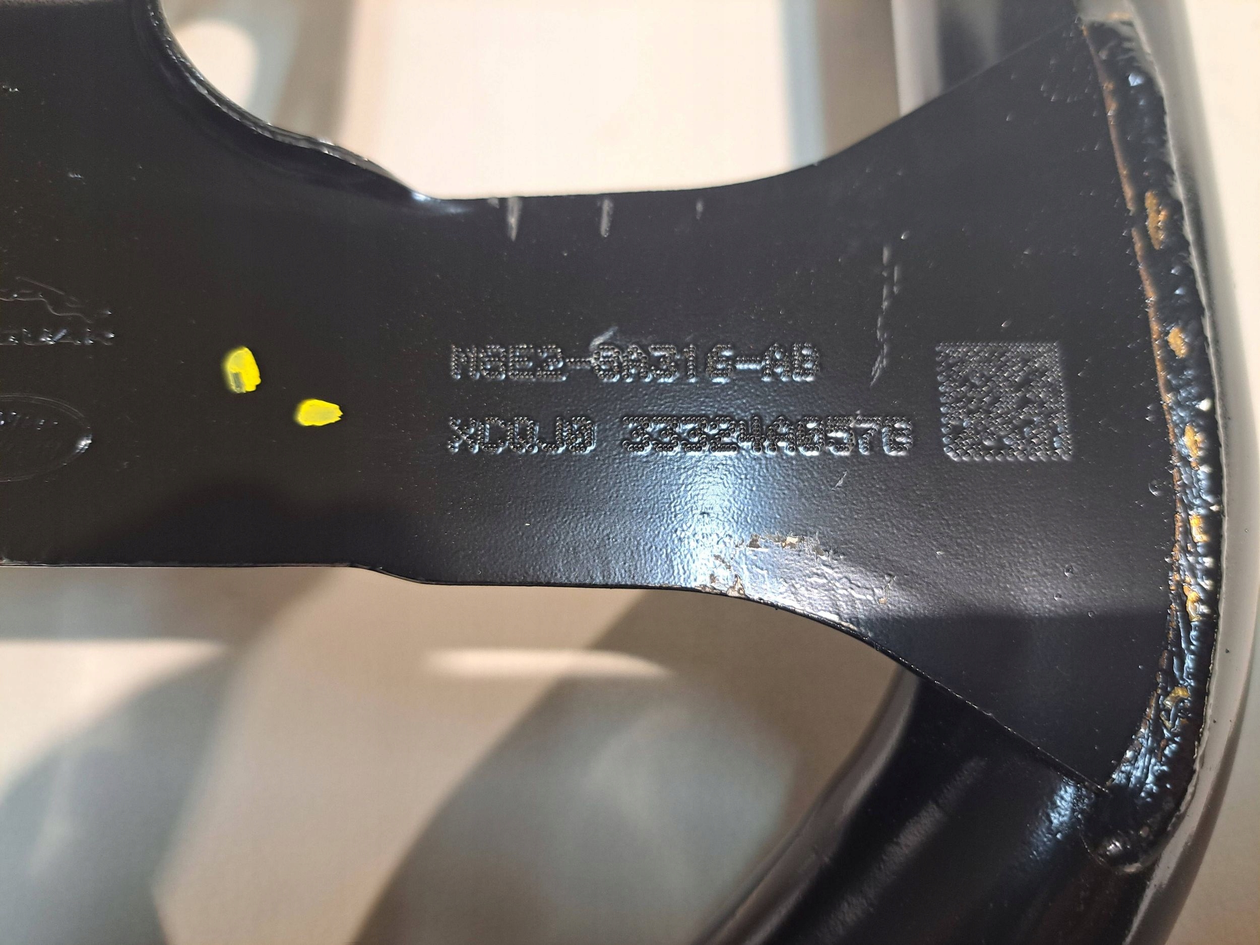 WSPORNIK BELKA PRZÓD RANGE ROVER SPORT L461 M8E2-8A316-AB Typ samochodu Samochody osobowe