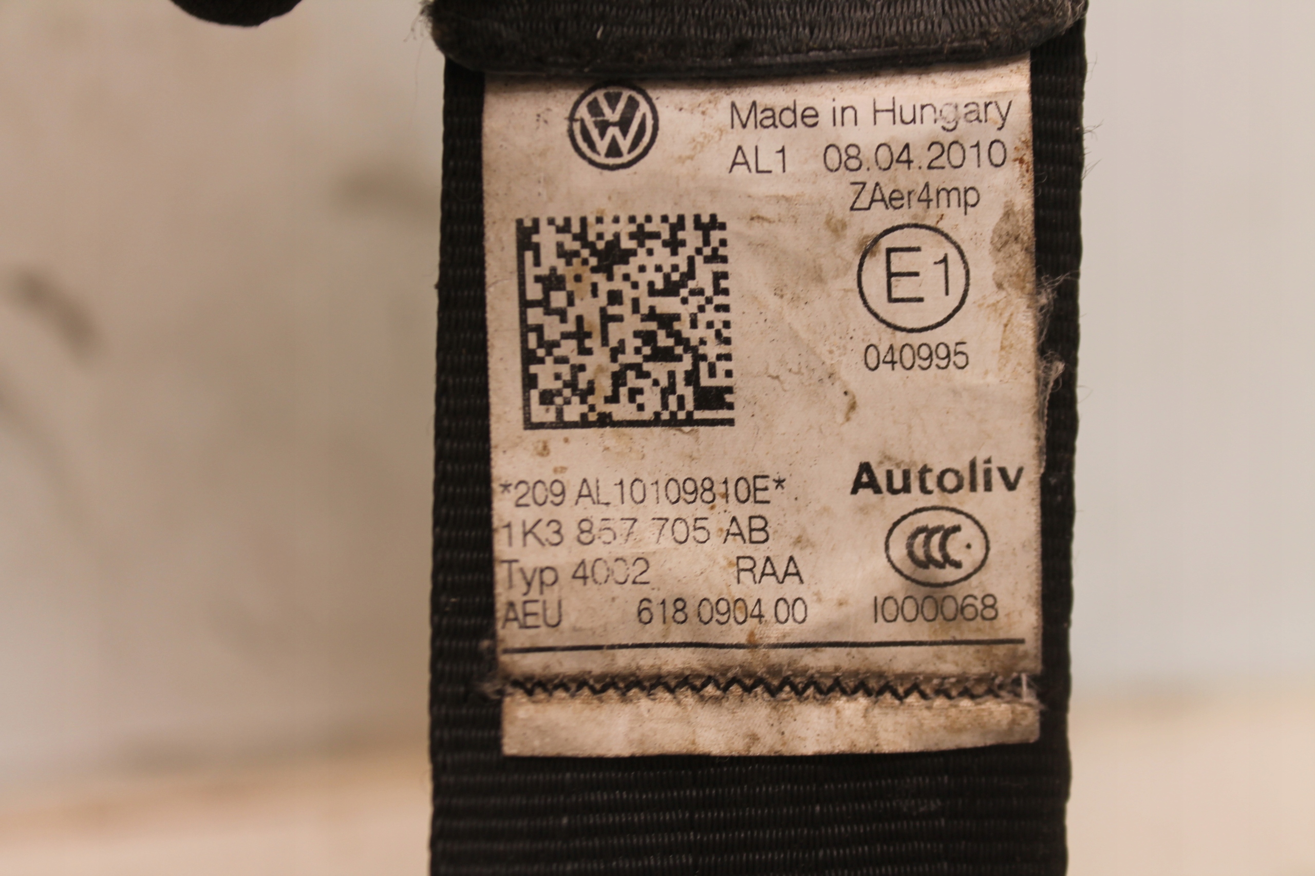tension belt safety left front 1K3857705AB VW GOLF VI 3D 08-12