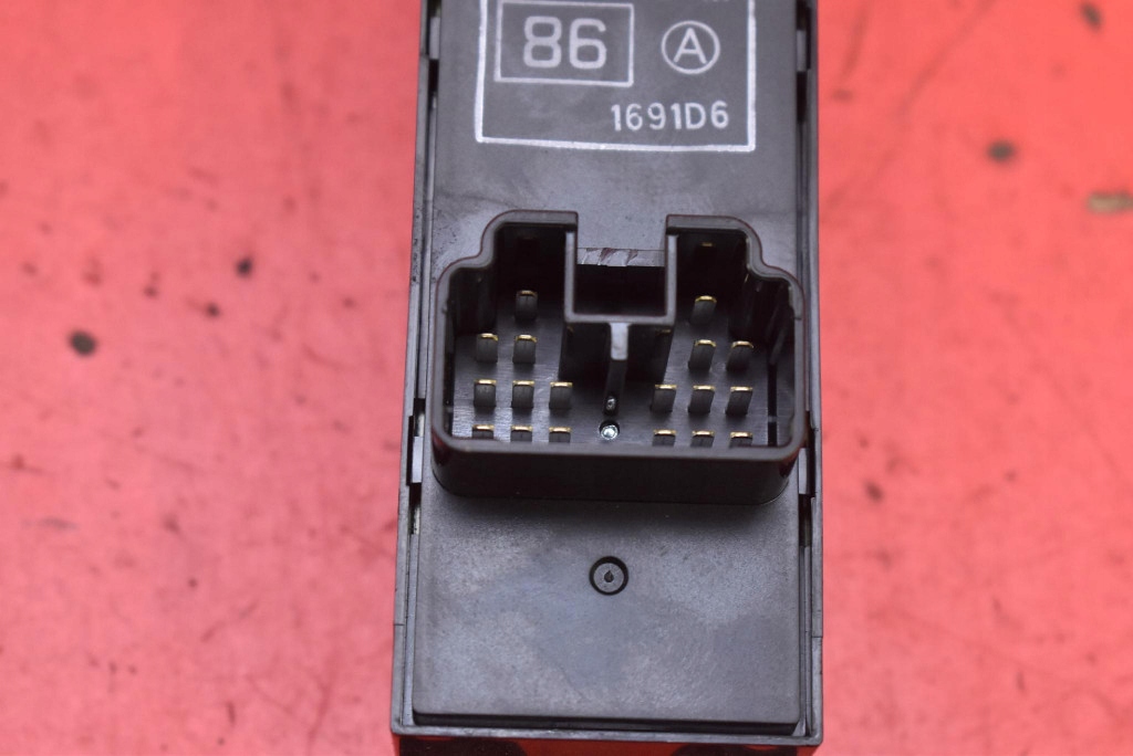 control panel of the window EU 8608A207 MITSUBISHI ASX 1 and 10-12