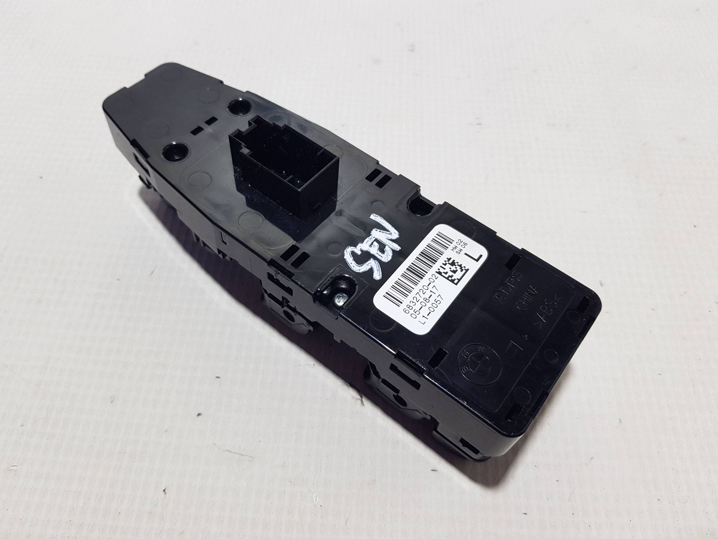 BMW 5 G30 3 G20 control panel of the window switch 6832720