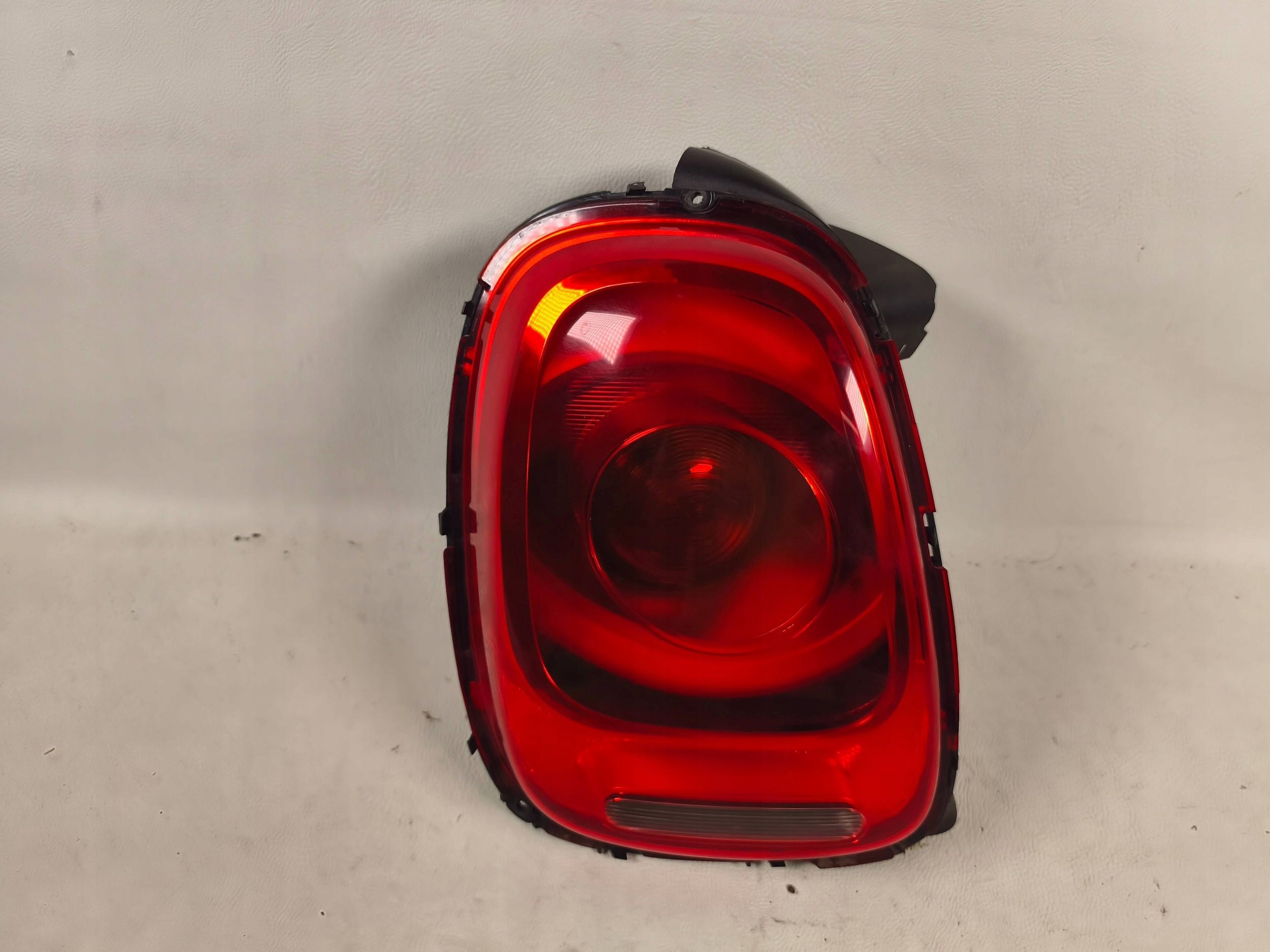 Mini F55 F56 14- light rear part left rear 7297413