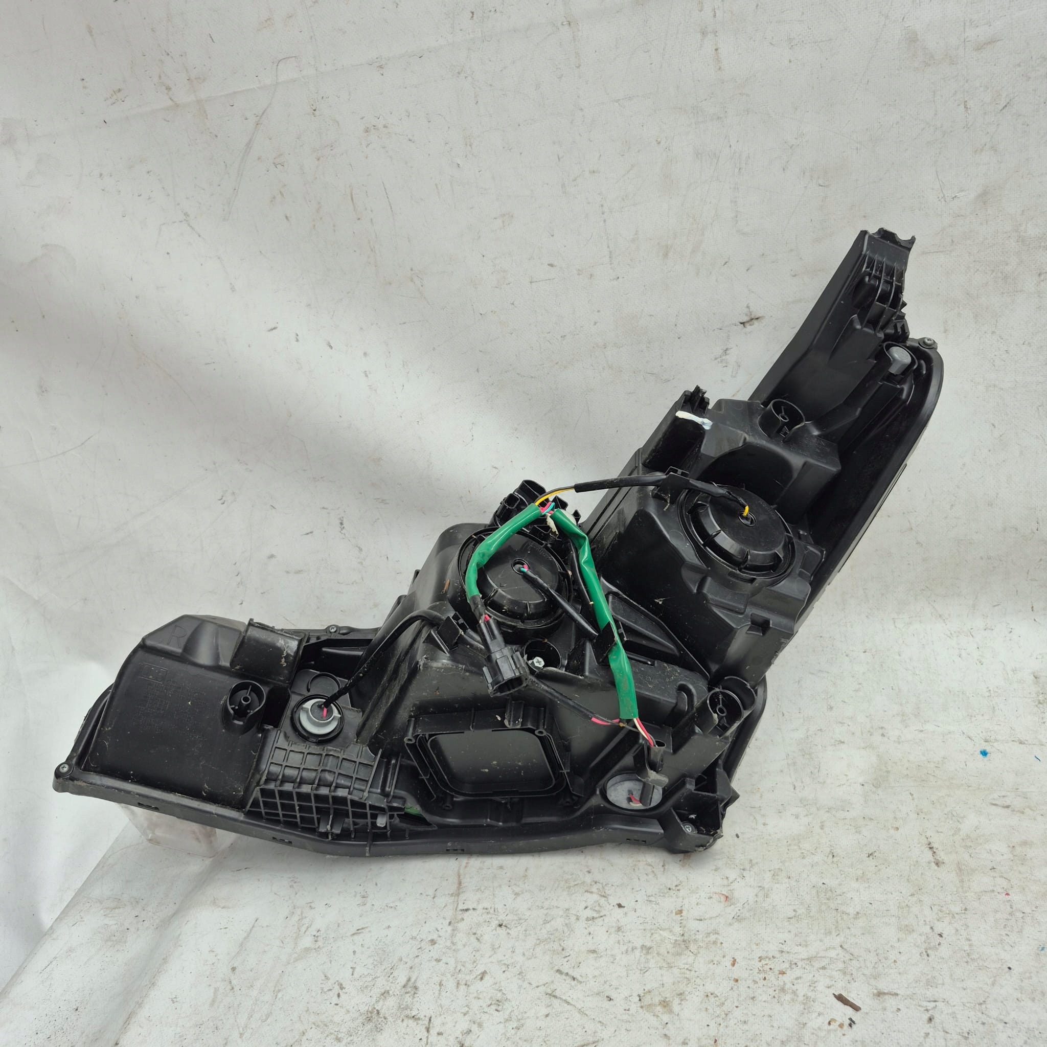 NISSAN LEAF II 2 17- light right front front lens LED 260105SH0A