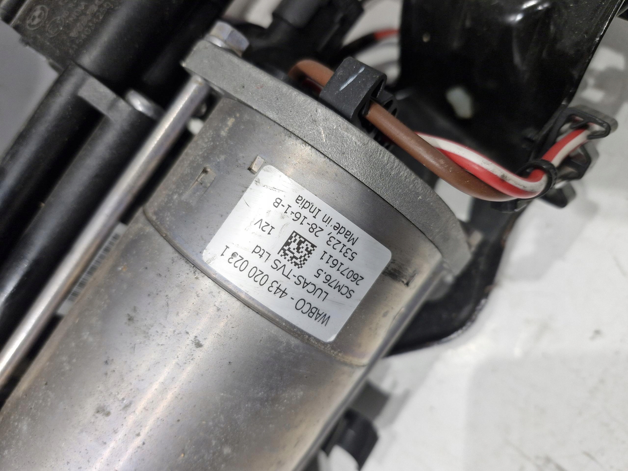 6875177 BMW F15 F16 compressor; springing original