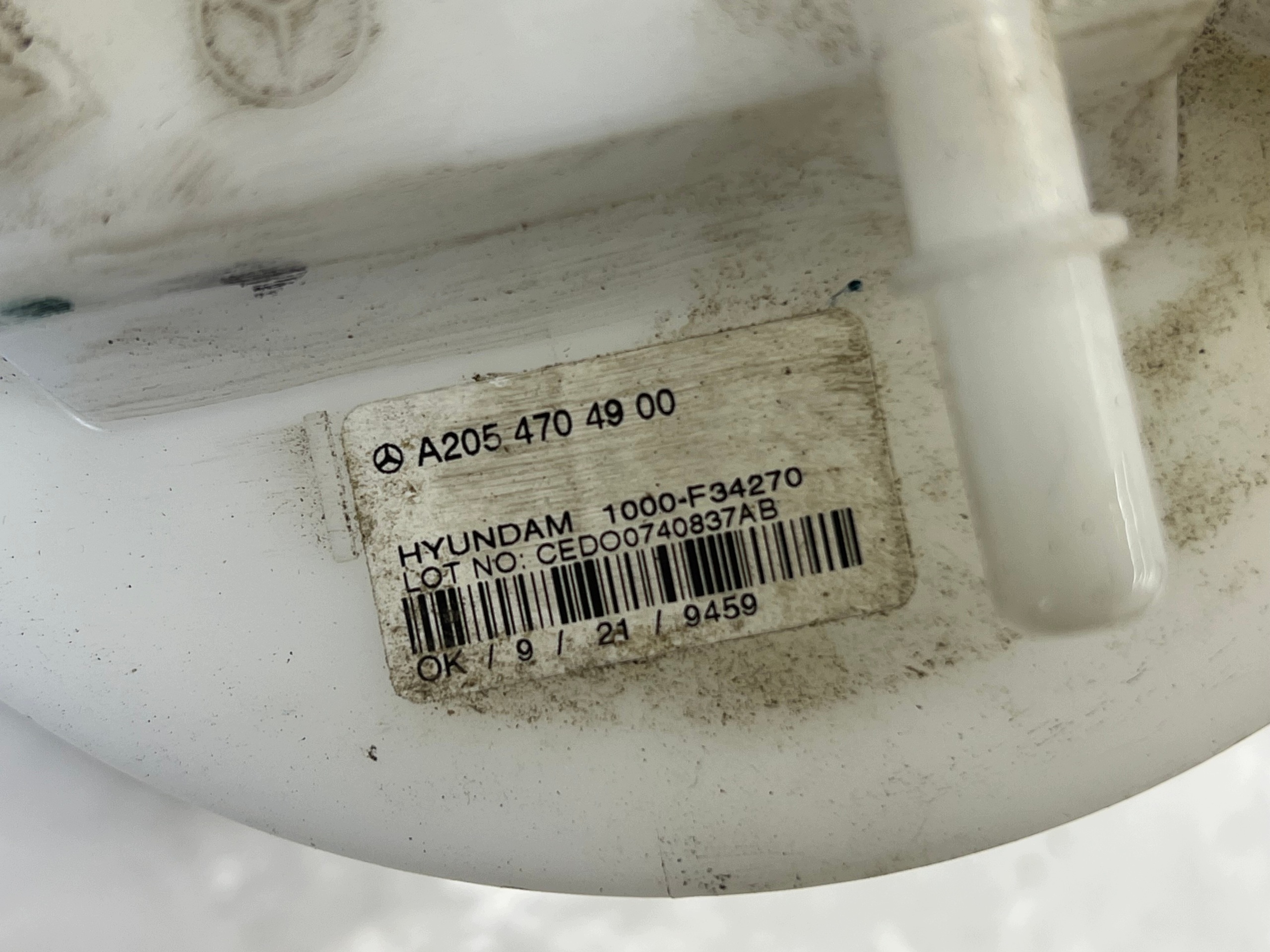 MERCEDES C-KLASA W205 feed pump A2054704900