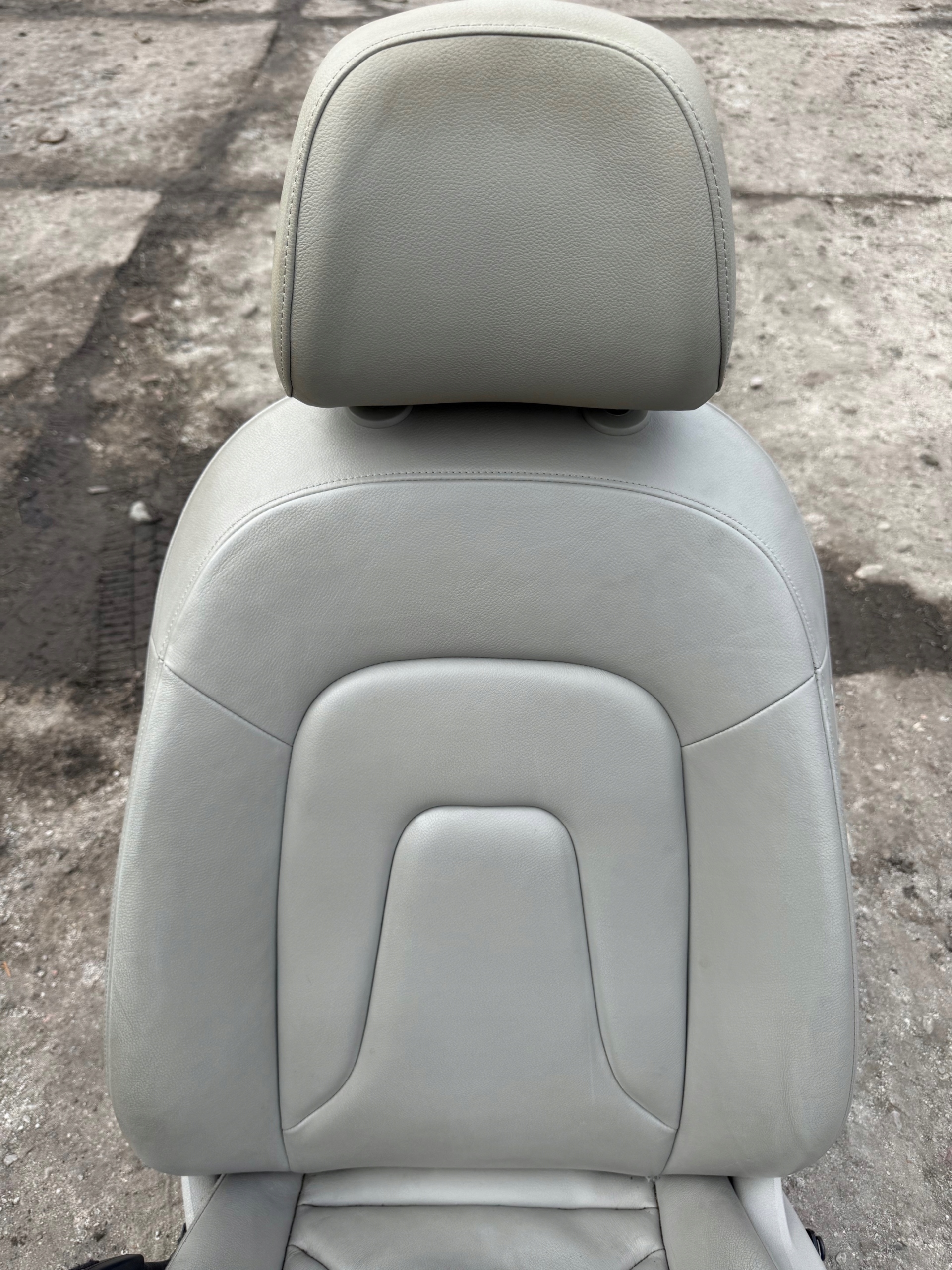 AUDI A4 B8 seat left front front driver´s leather GRZANY