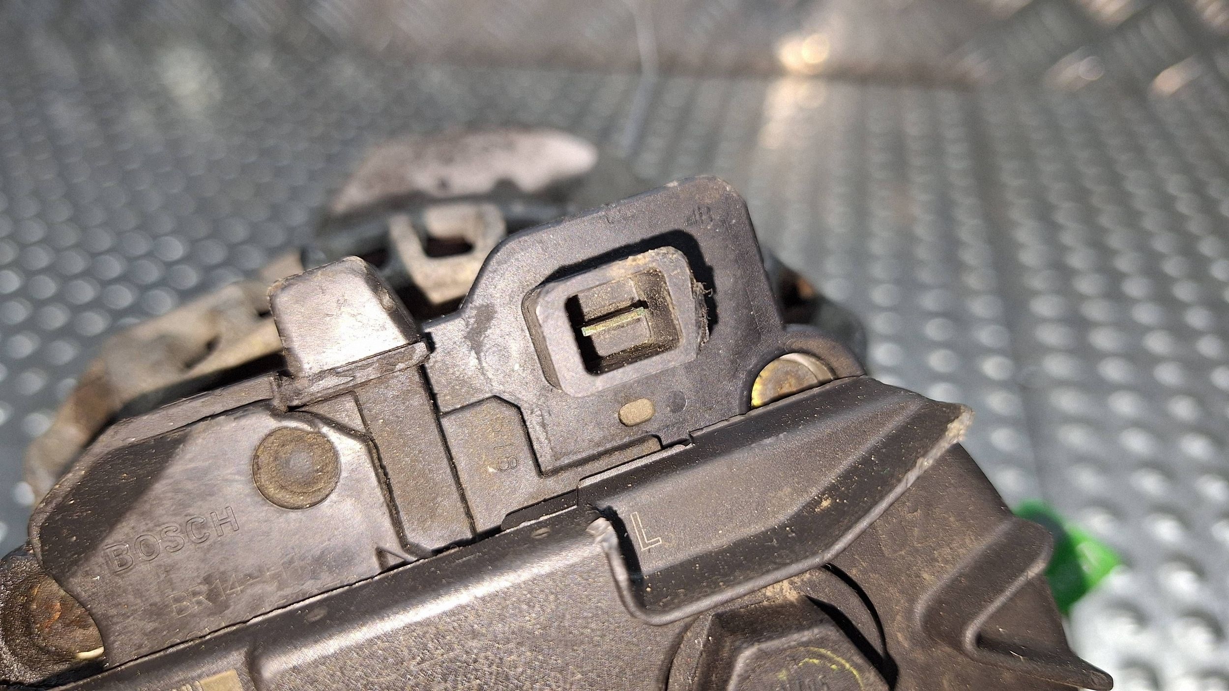 alternatore 140A 8676498 VOLVO S80 e S60 V70 II 2.4 D