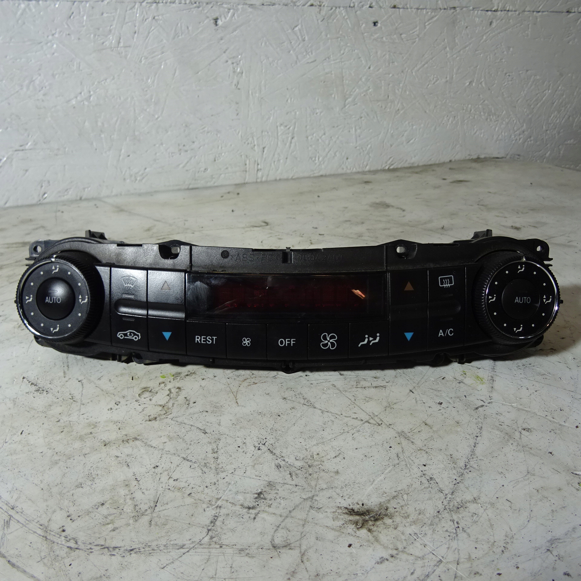 MERCEDES CLS C219 PANEL BOCCHETTE 2198301085