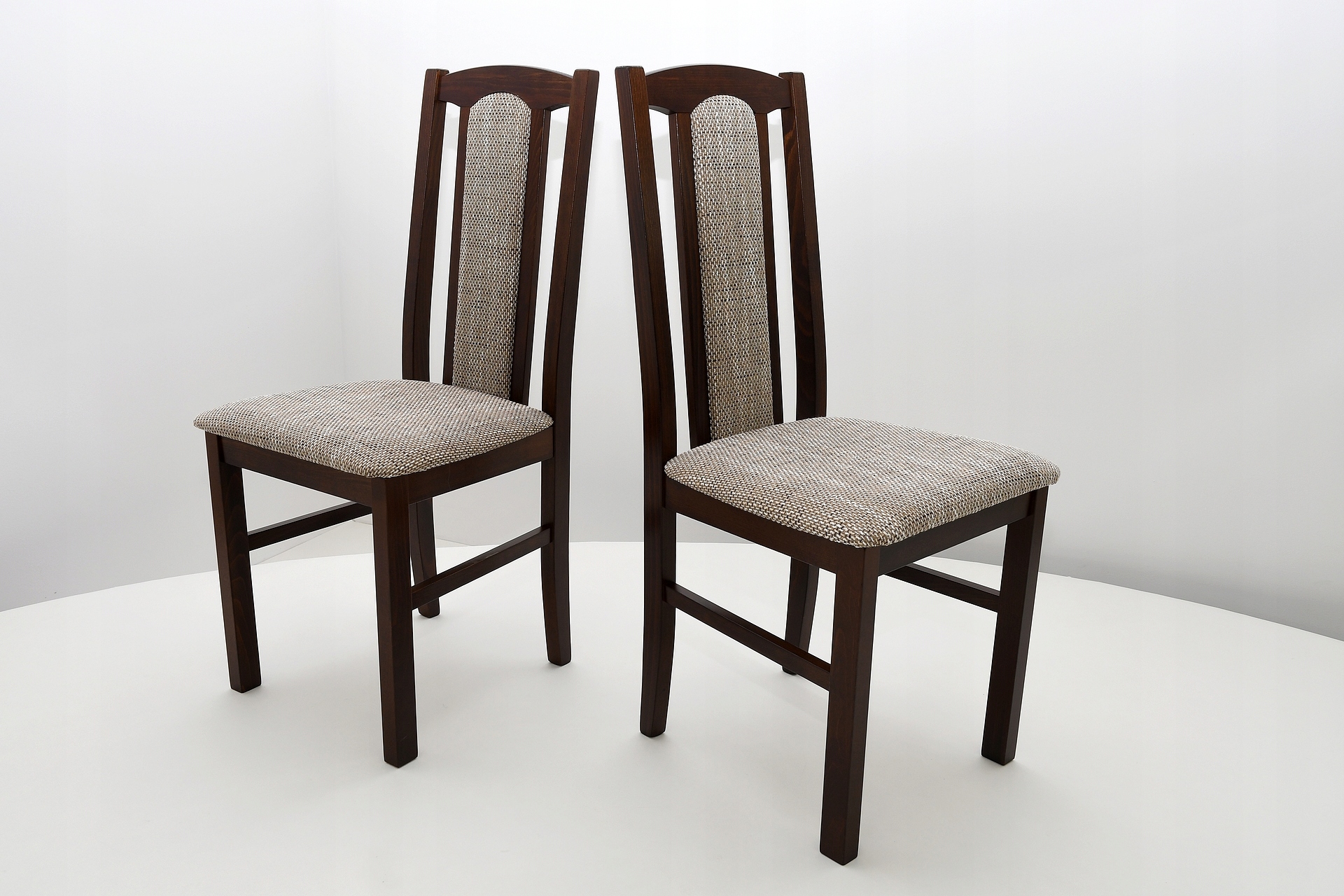 KLASYCZNY STÓŁ W ZESTAWIE 6 KRZESŁAMI Kolor blatu orzech