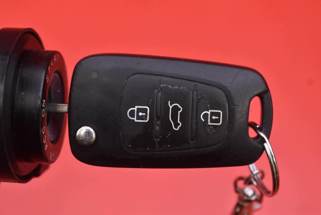 ignition key FDZDC2 HYUNDAI I30 1 and FD 1.6 CRDI 90 KM 07-10