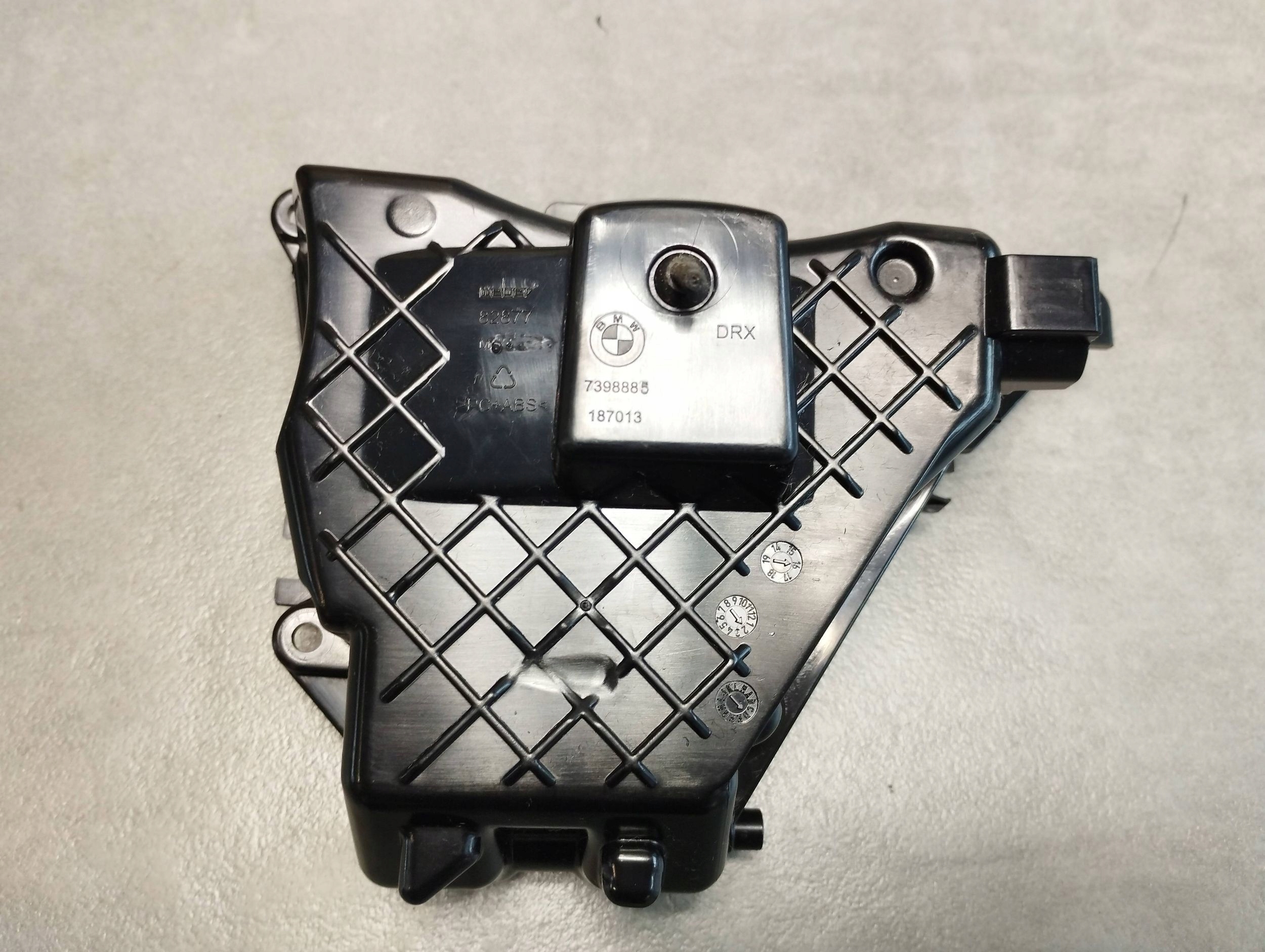 BMW 7 G11 ashtray door left rear part 7398885