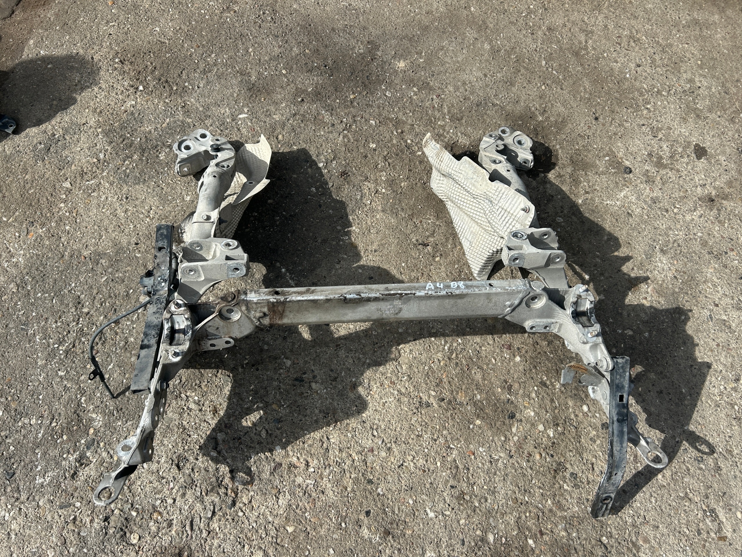 AUDI A4 B8 axle beam front 8T0399315B