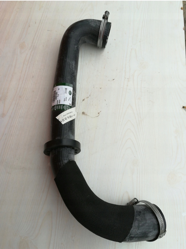 07K103558C - LANGE ROVER ТРУБА INYERCOOLER LR057205