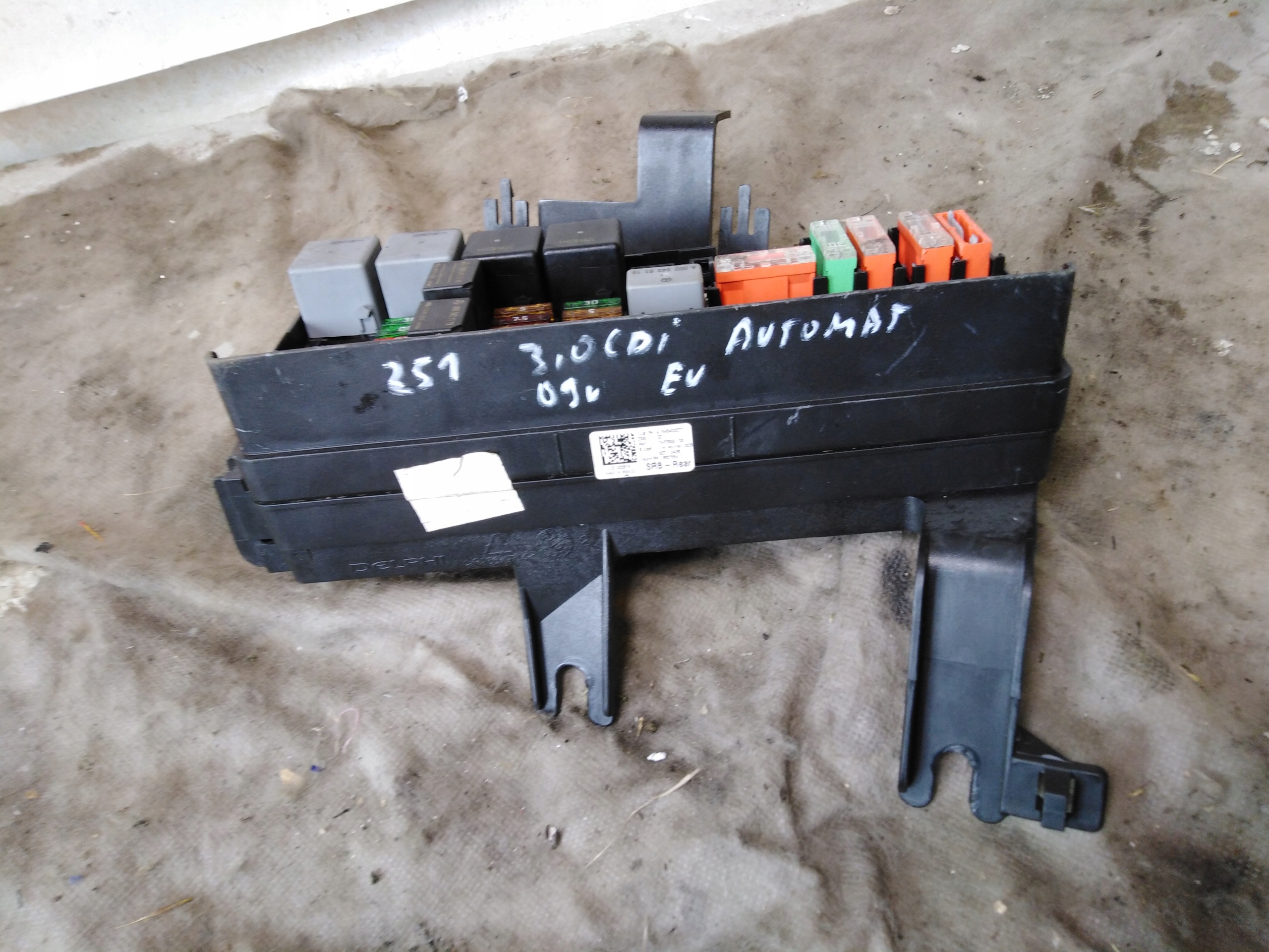 MERCEDES R W251 W164 SKRZYNKA BEZPIECZNIKÓW 3,0 CDI Numer katalogowy części A1645403072 3,0 CDI