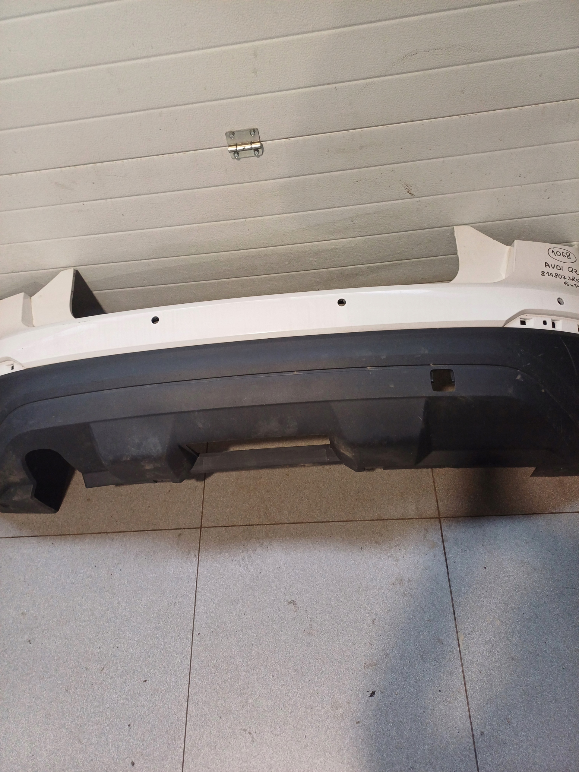 bumper rear part rear AUDI Q2 81A807385 6 X PDC