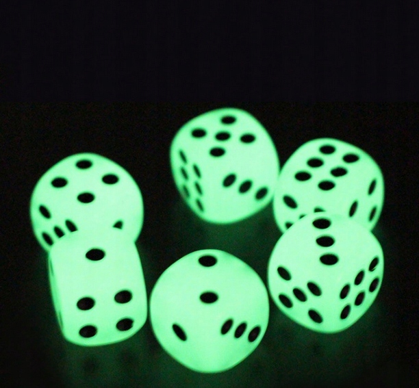 Kości do gier kostki do gry ŚWIECĄCE W CIEMNOŚCI 2szt Producent inny