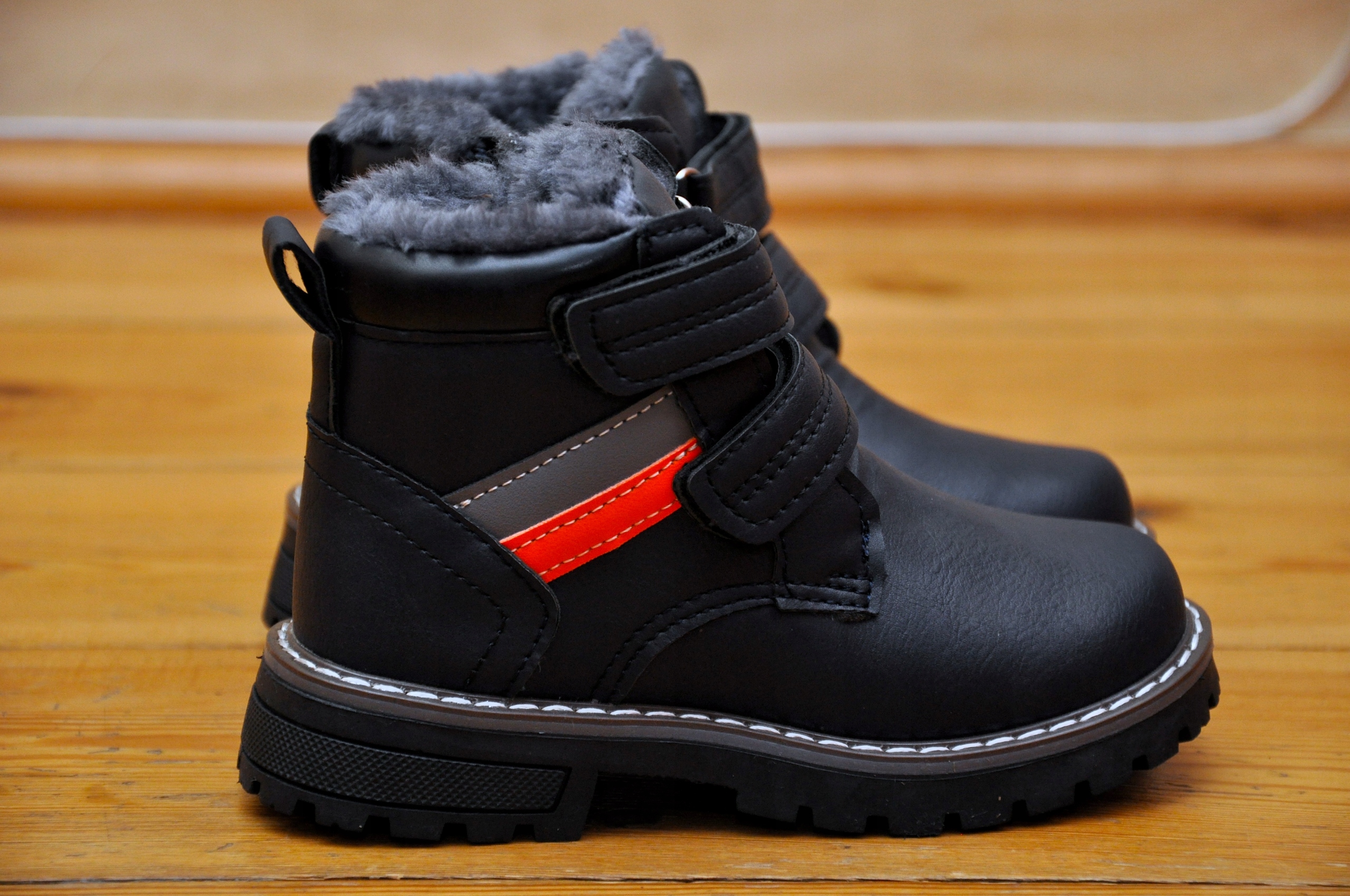 TRZEWIKI BUTY DZIECIĘCE NA RZEP RZEPY CHŁOPIĘCE OCIEPLANE WYGODNE ROZ 29 Kod producenta Buty przejściowe jesienne jesień z kożuszkiem