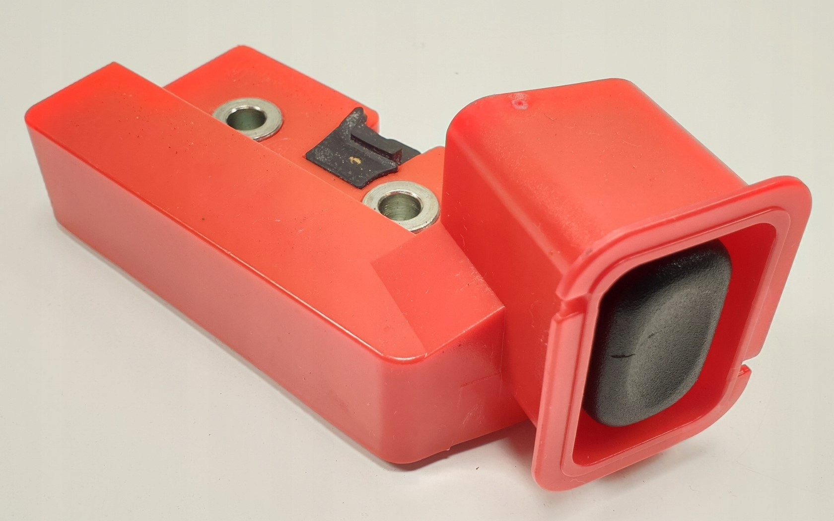 Замок спинки заднего сидения FORD Focus MK2