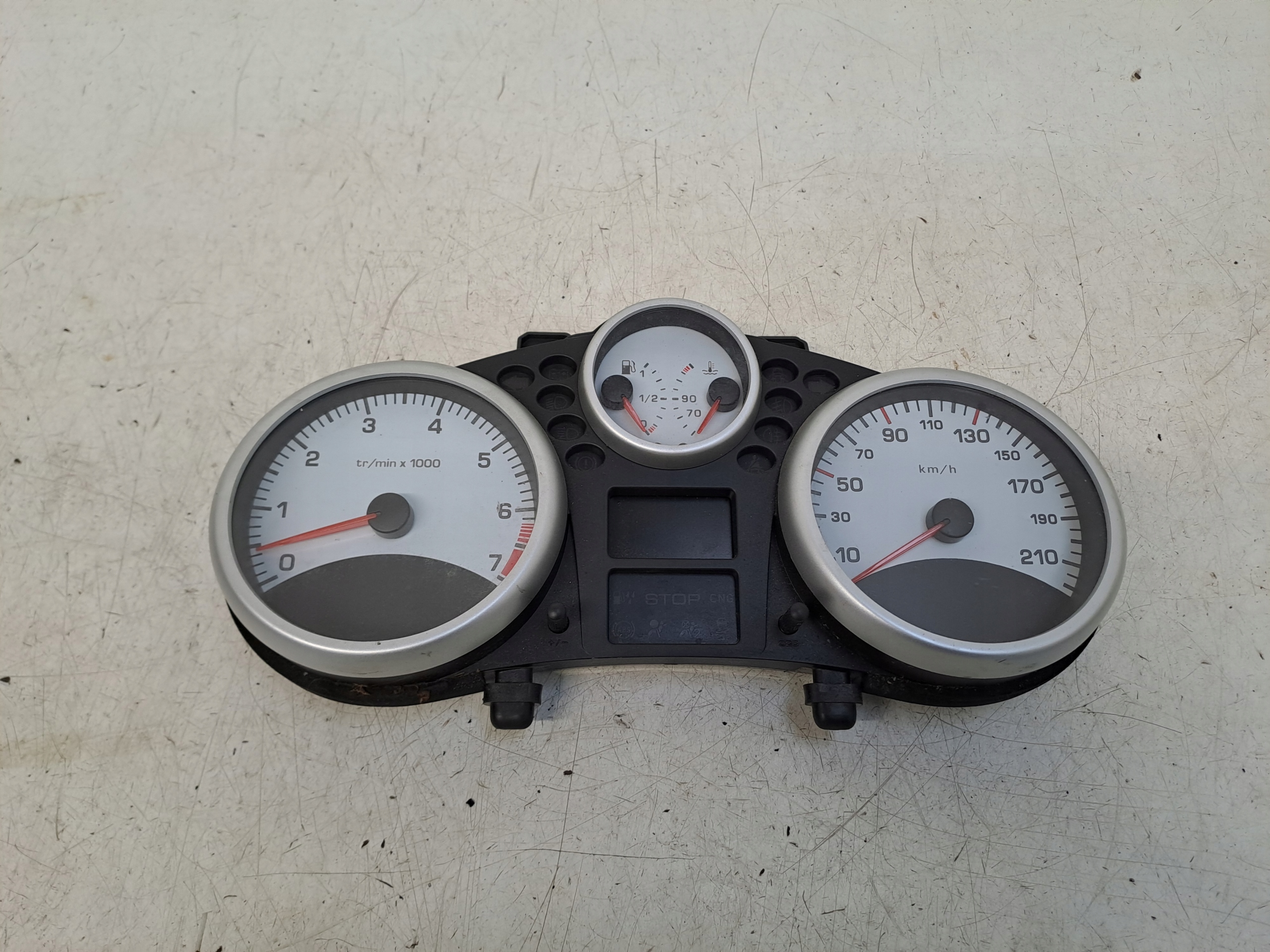 dials 9665783180 Peugeot 206+
