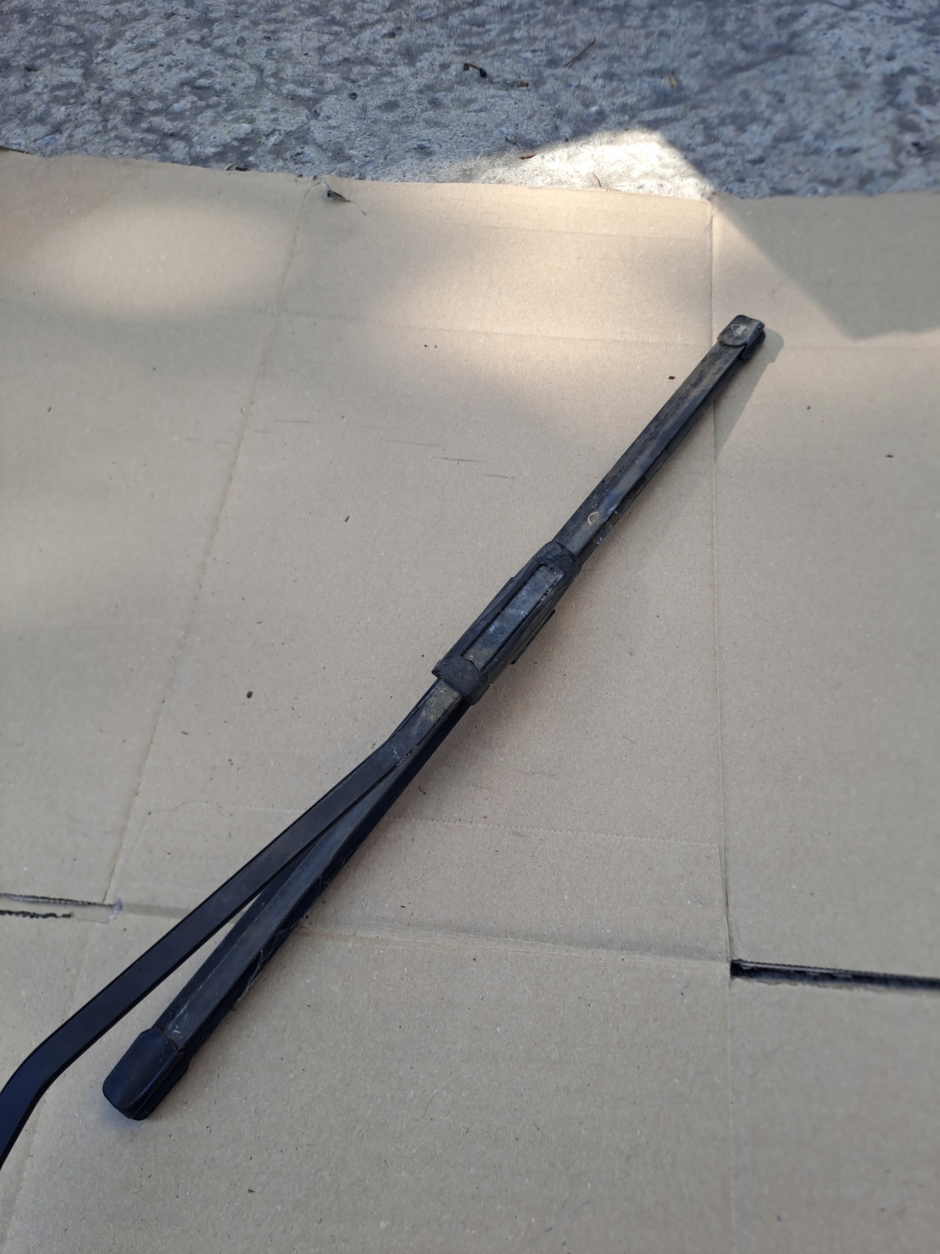 wiper arm right Renault Megane III 288860005R