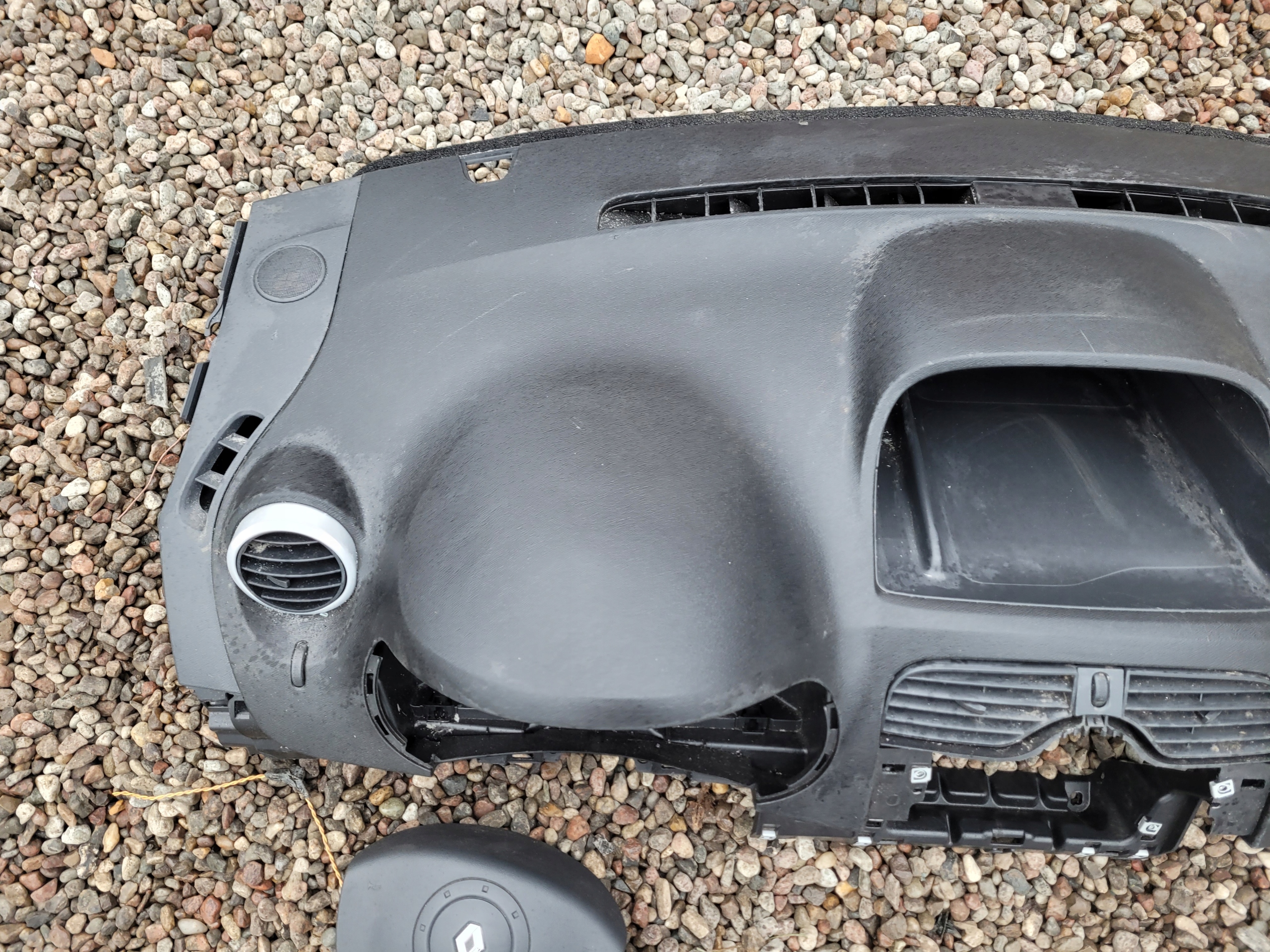 dashboard instrument panel cockpit console RENAULT KANGOO II III tension belts airbag