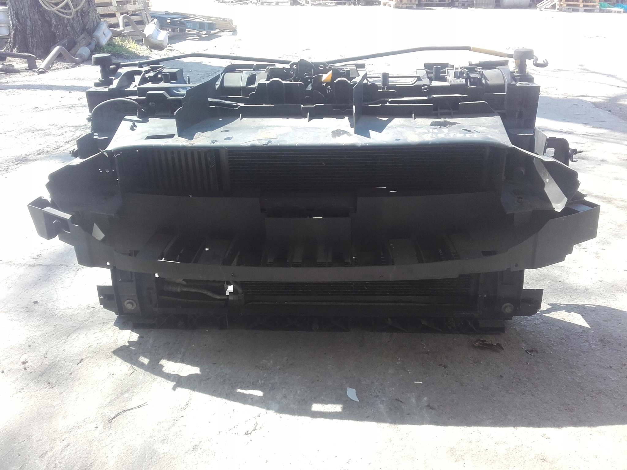 FORD FIESTA MK8 PAS PRZEDNI CHŁODNICE 1.5 TDCI