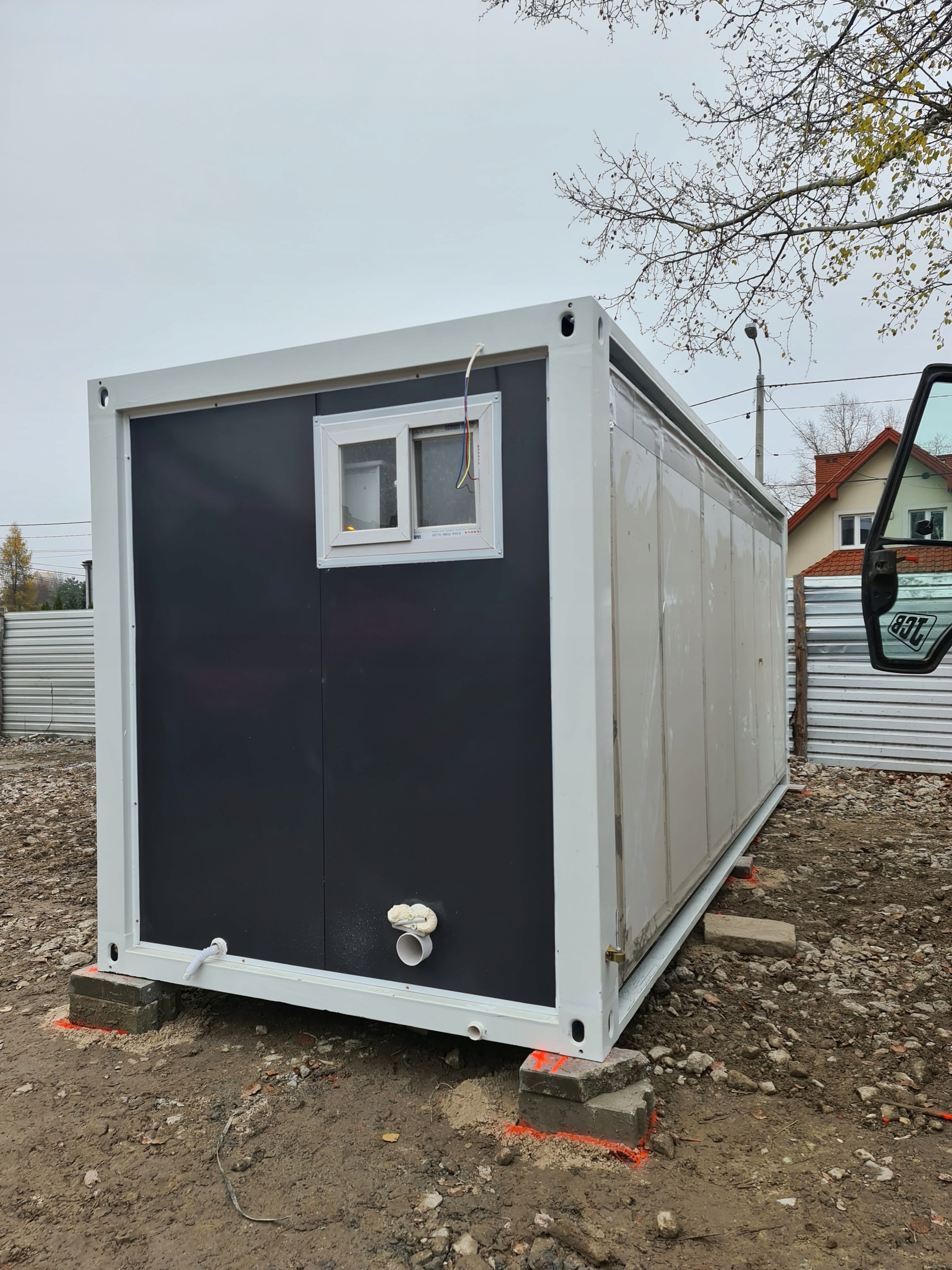 Kontener mieszkalny socjalny biurowy 35m składany Marka inny
