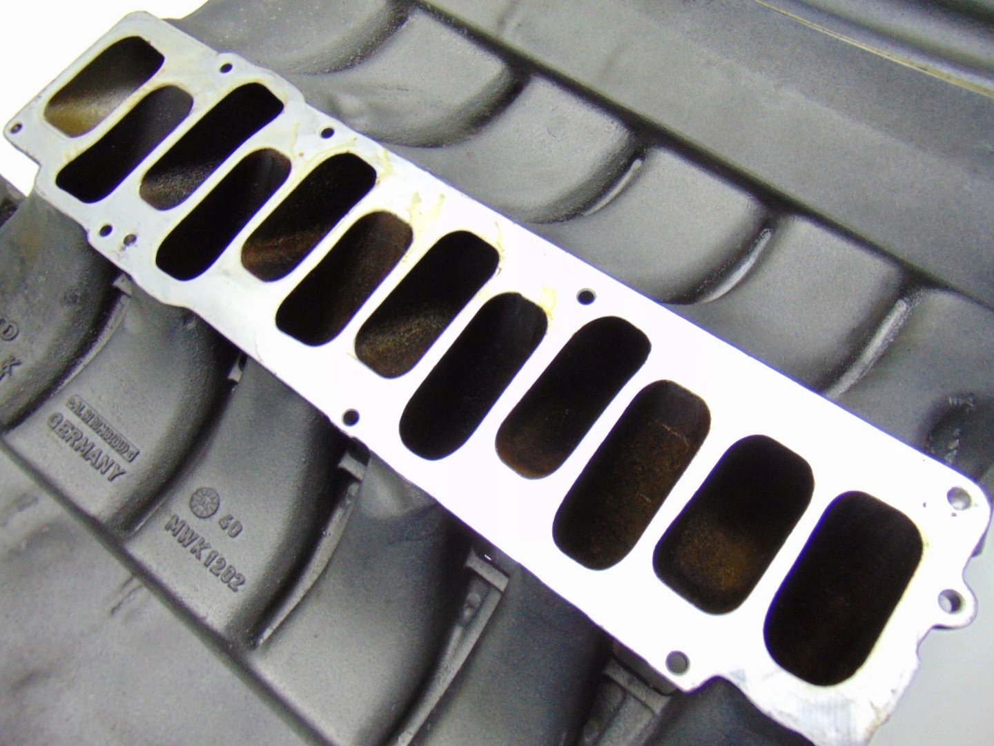 intake manifold AUDI A8 D3 6.0 W12 BHT 07C133221AJ