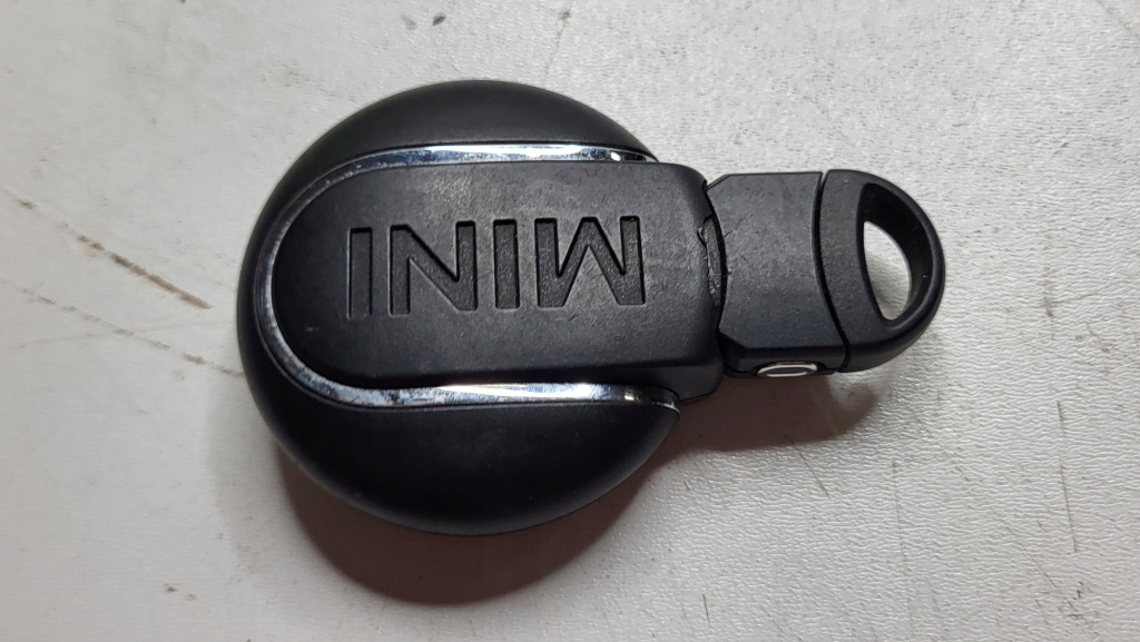 KLUCZYK PILOT DO MINI COOPER STAN BARDZO DOBRY GWR Producent części OEM