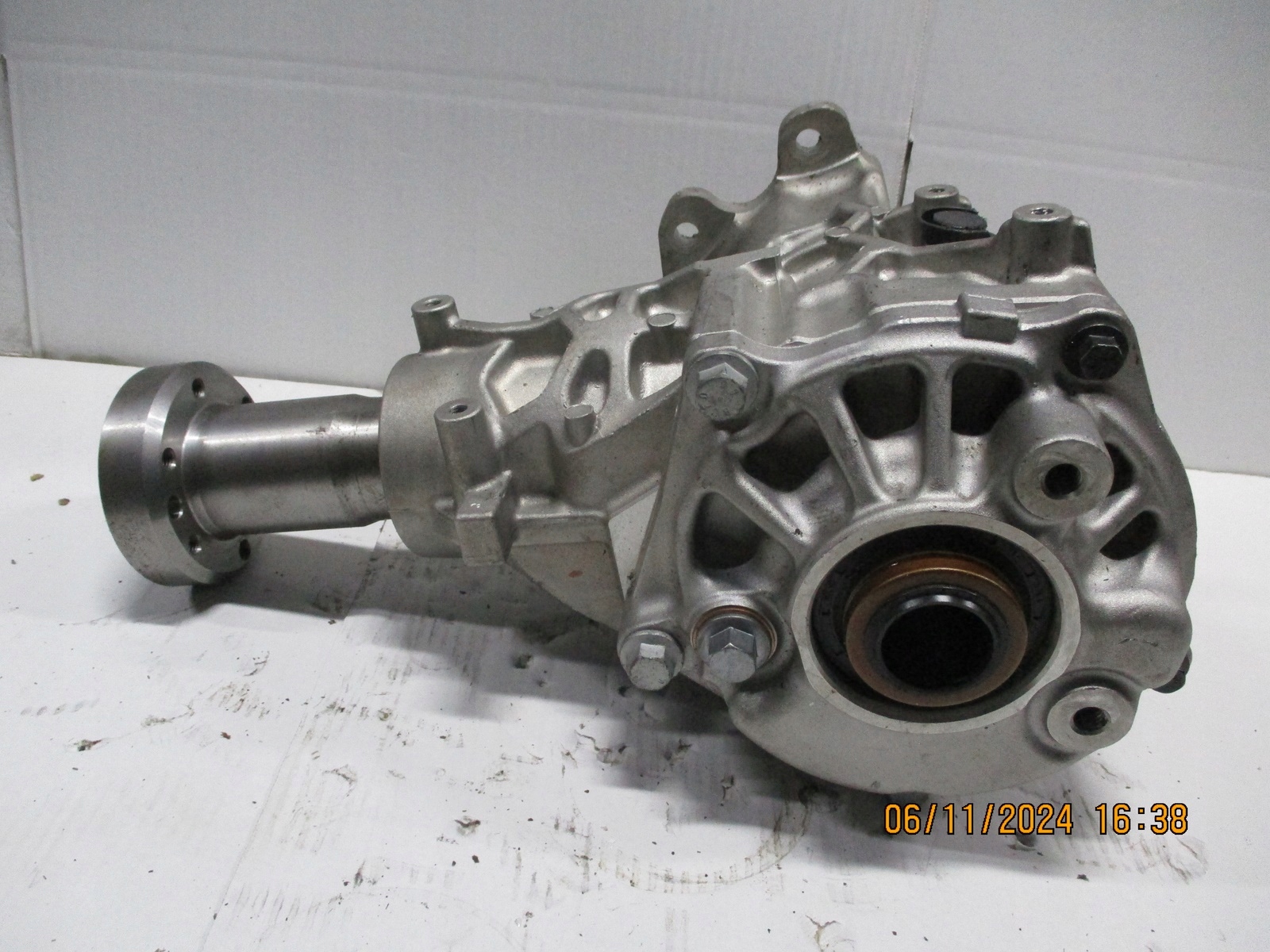 REDUKTOR gearboxes VOLVO XC90 2,0D5 31325810