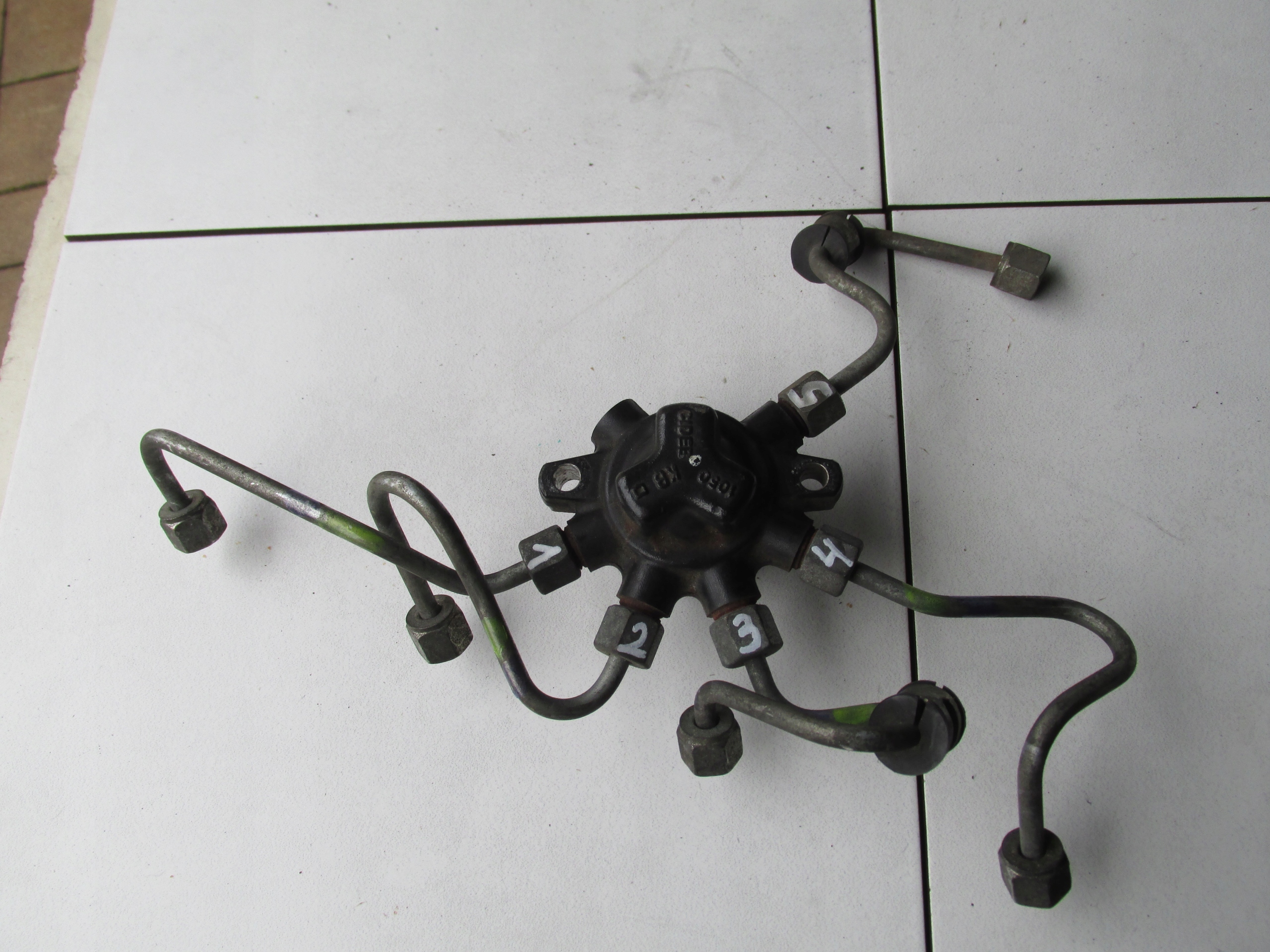 RURKI PALIWA WTRYSKIWACZY MONDEO 4 S-MAX FOCUS MK2 C-MAX MK1 1,8 TDCI