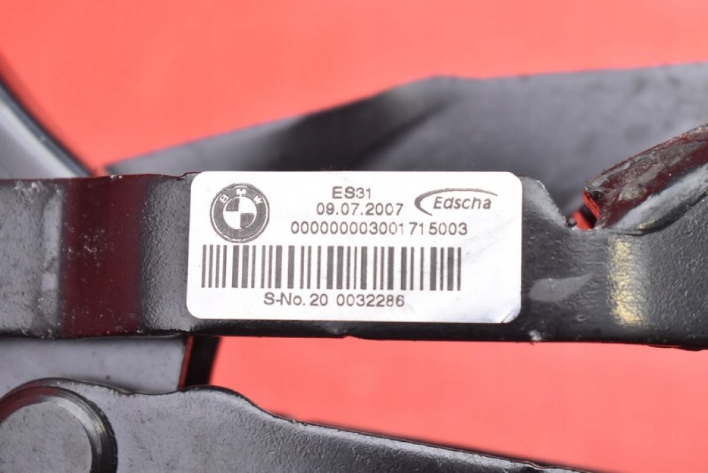 Scharnier heckklappe links BMW E93 04-10