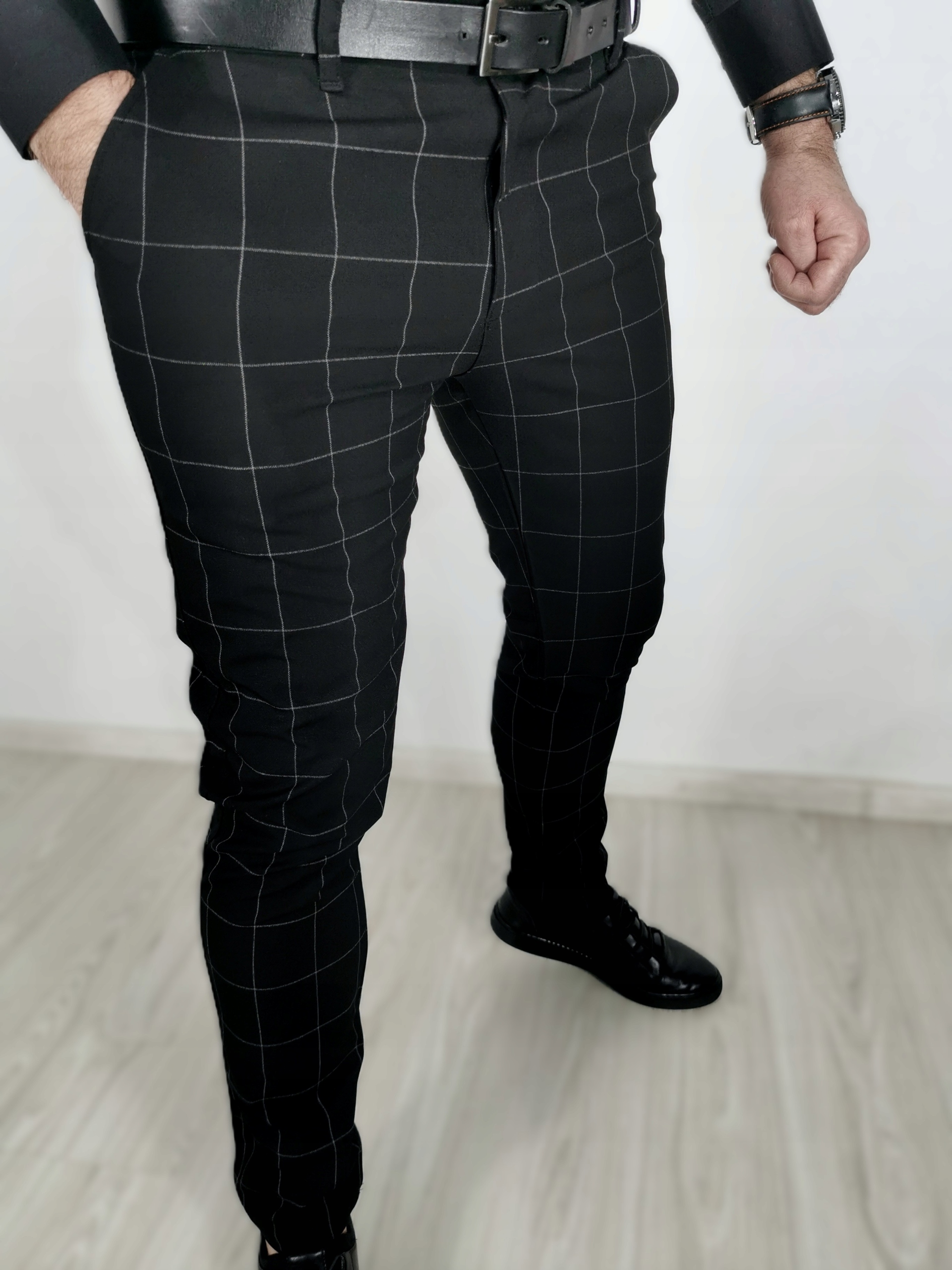 Pánské černé elegantní kostkované kalhoty typu slim Dis2 33