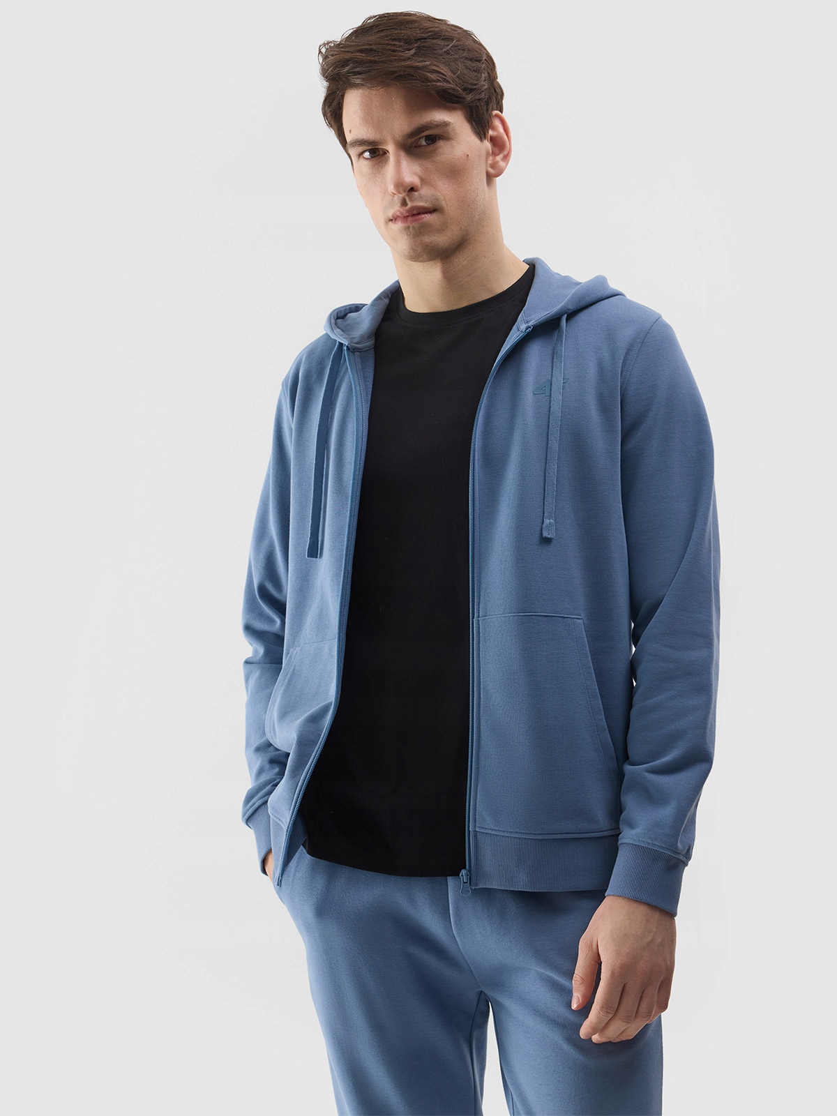 4F BLUZA MĘSKA DRESOWA SPORTOWA ROZPINANA Z KAPTUREM SS24 Kod producenta TSWSM0951