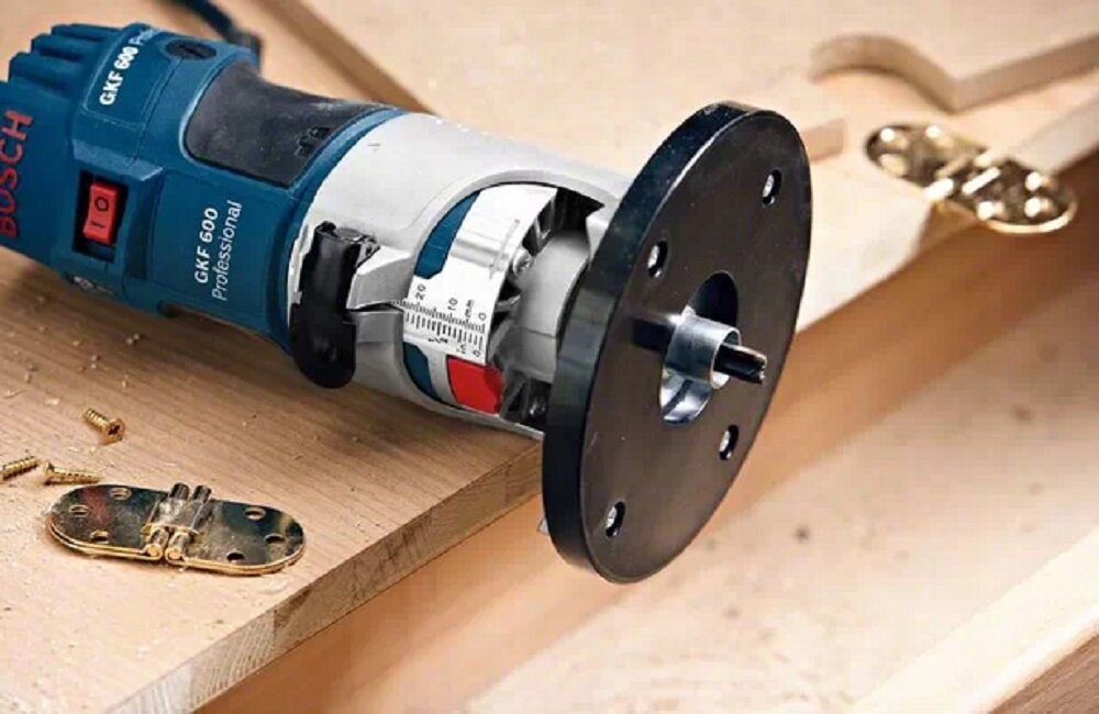 Frezarka BOSCH GKF 600 Professional Zasilanie sieciowe