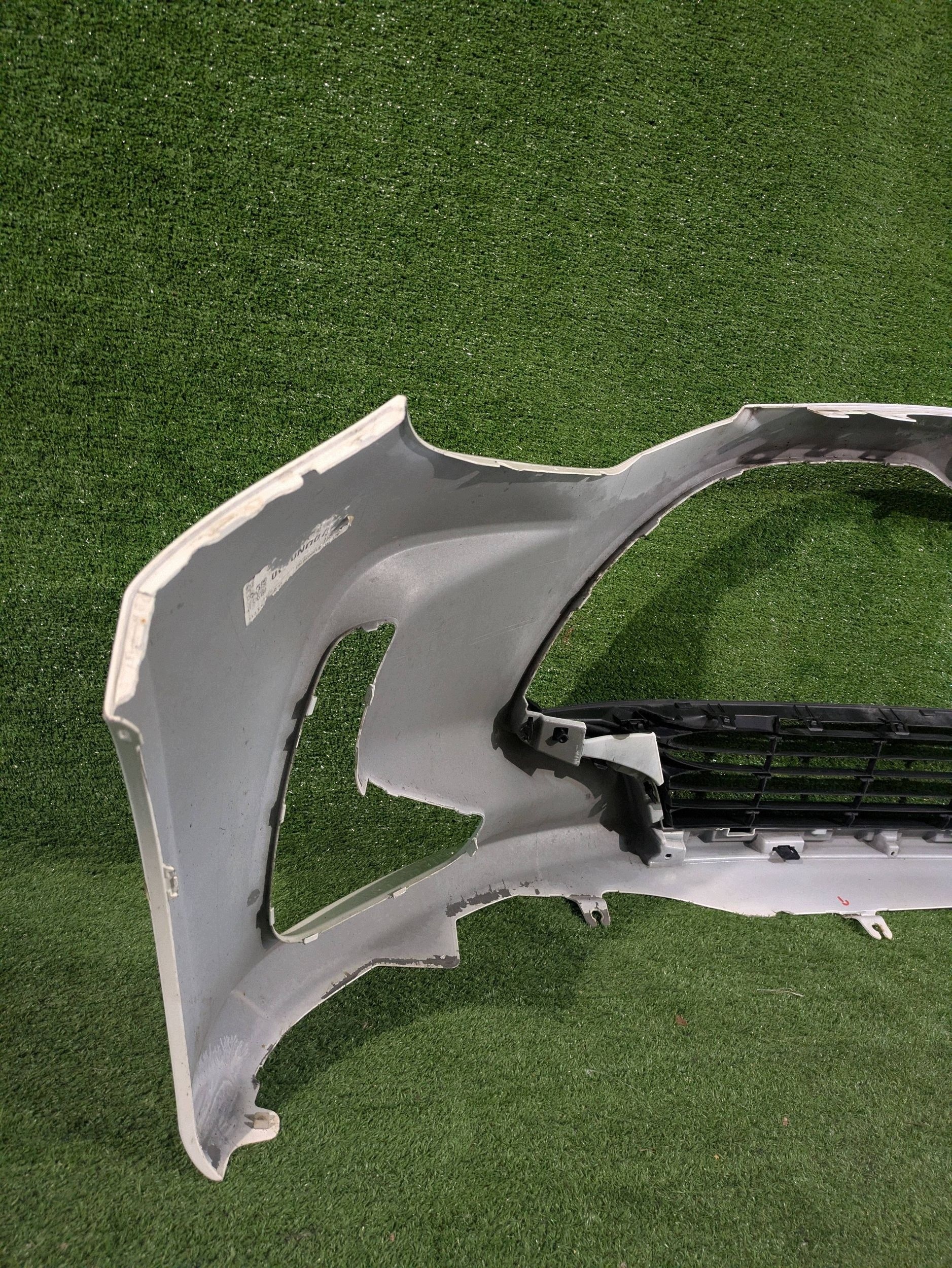 front bumper front TOYOTA YARIS IV 20- without PDC NR.Z9638
