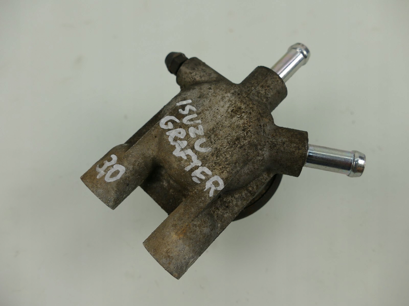 Isuzu GRAFTER N35 3.0 D термостат корпус