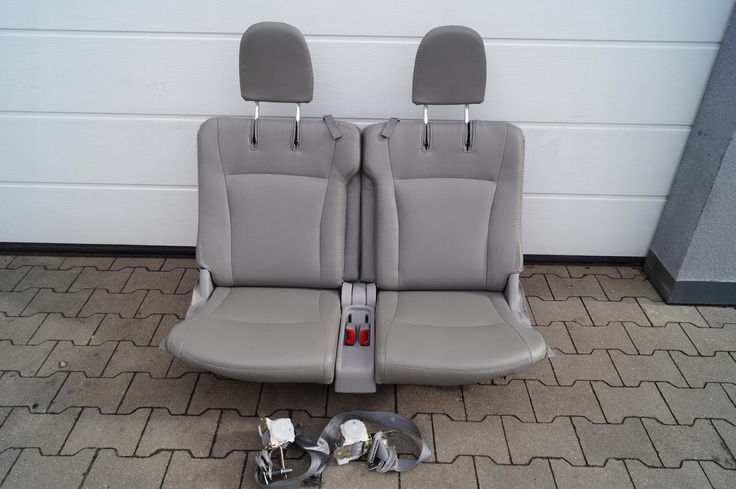 СИДІННЯ СТІЛЕЦЬ ЗАД. III УРЯД TOYOTA HIGHLANDER II 2