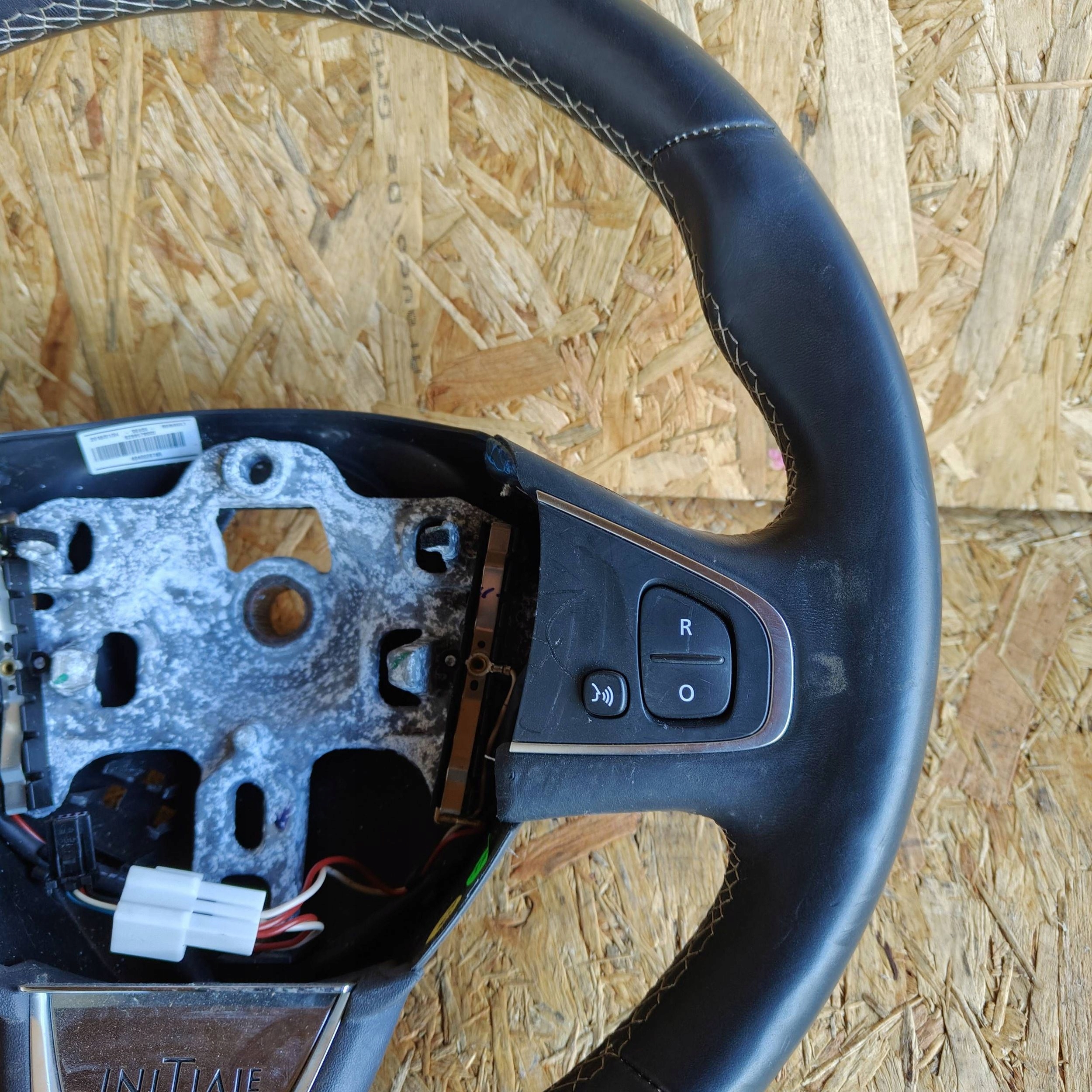lenkrad Renault Clio IV 484002874r