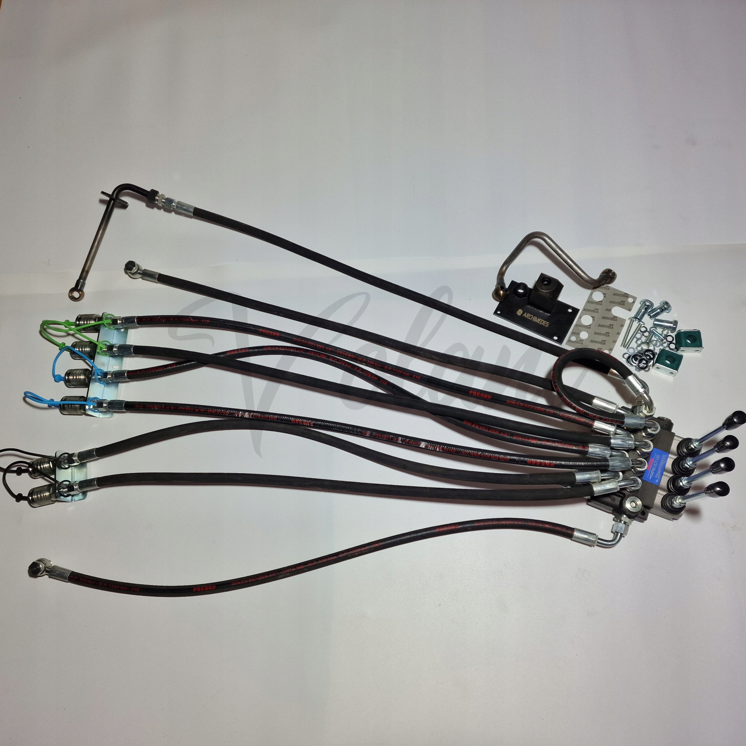 ROZ66401E - 4-СЕКЦІЙНИЙ РОЗГАЛУЖУВАЧ URSUS C-360 ЗОВНІШНІЙ КОМПЛЕКТ.