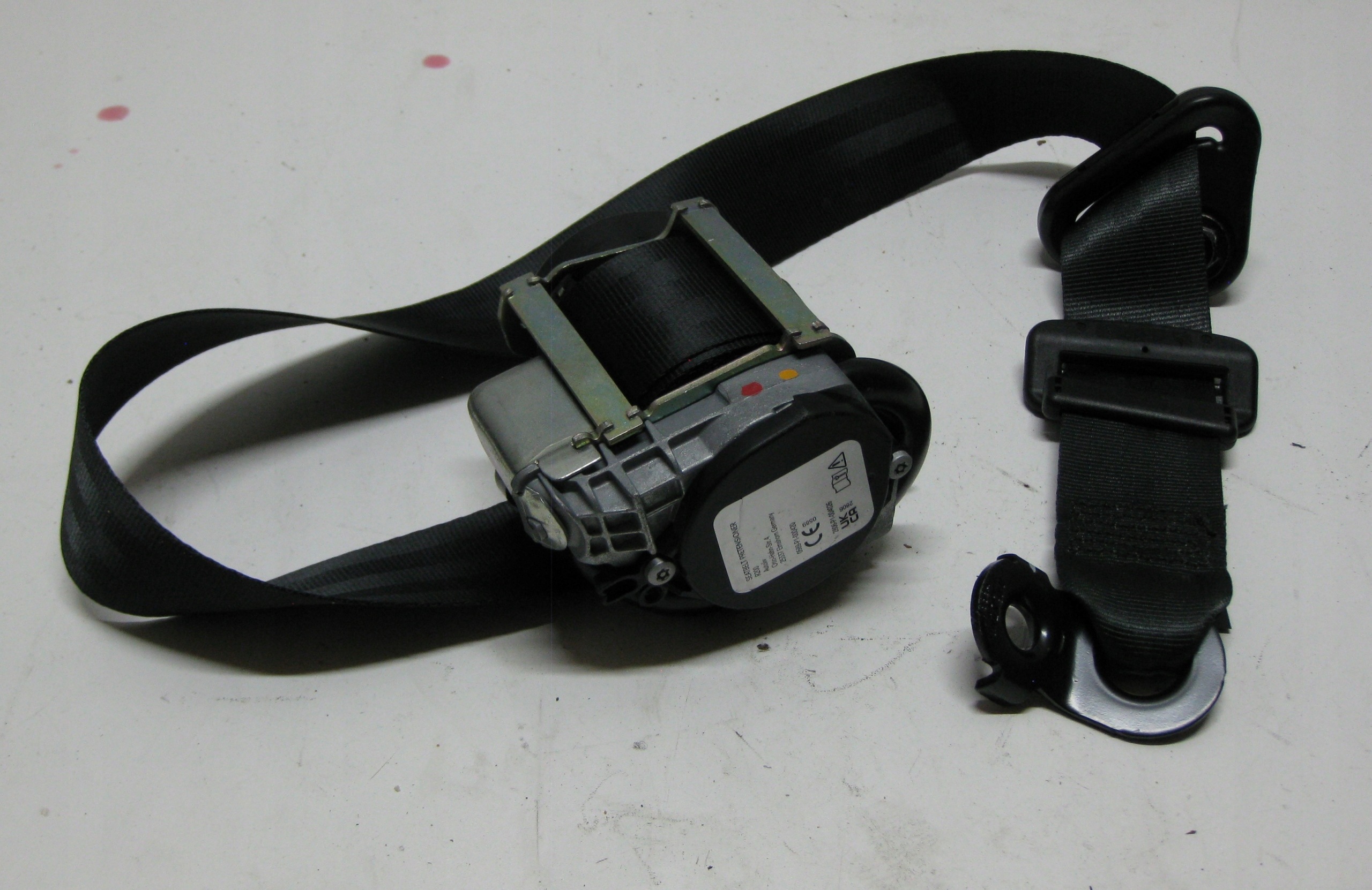 RENAULT MASTER III tension belt safety left front front 868847626R