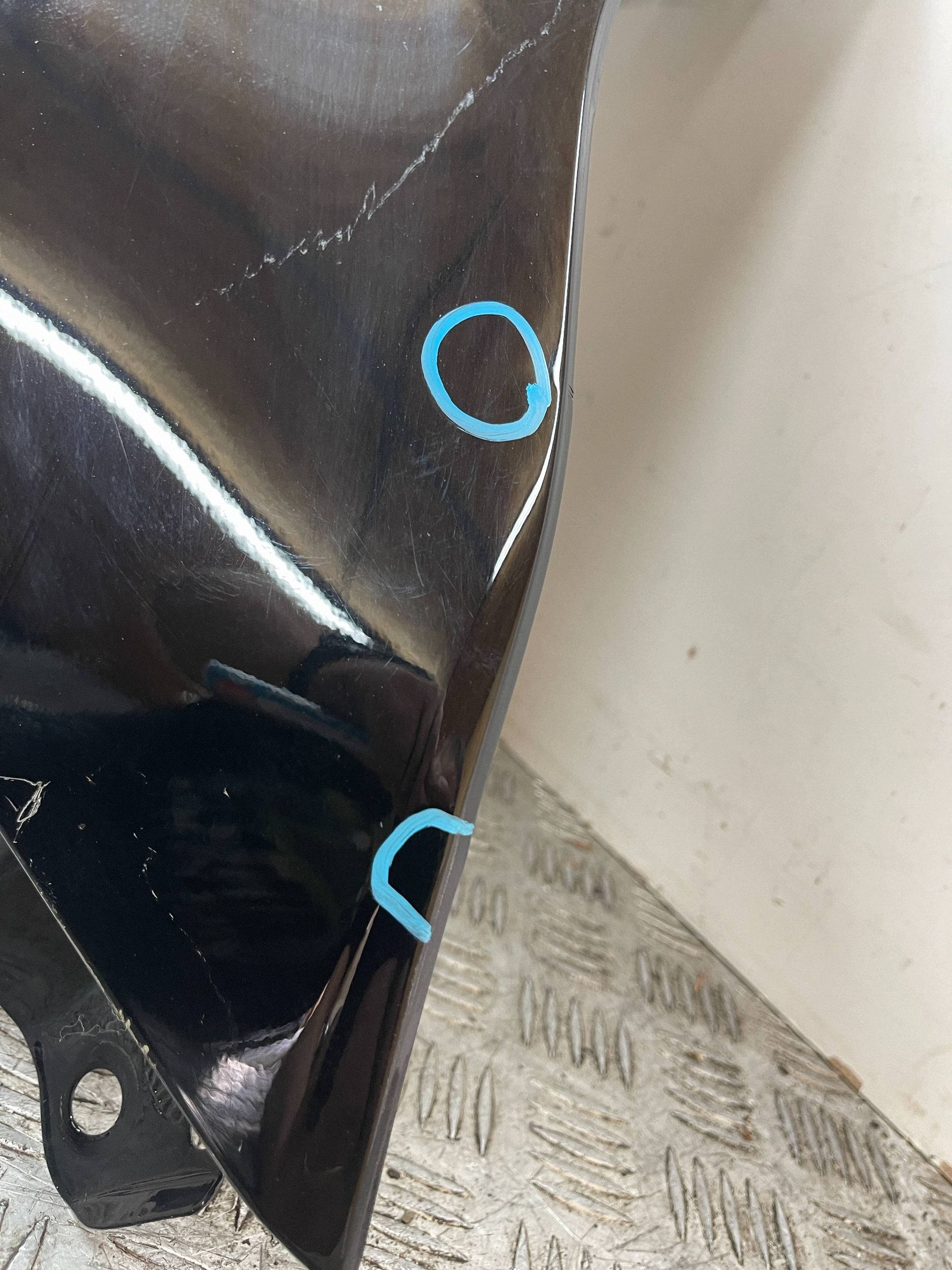 fender front front right right KIA CARENS 4 IV 13
