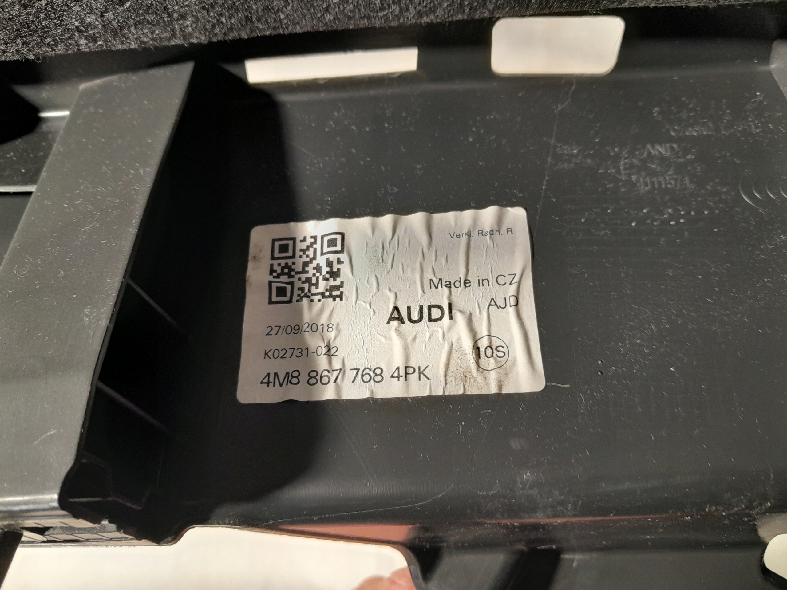 AUDI Q8 4M side of the threshold right 4M8867768