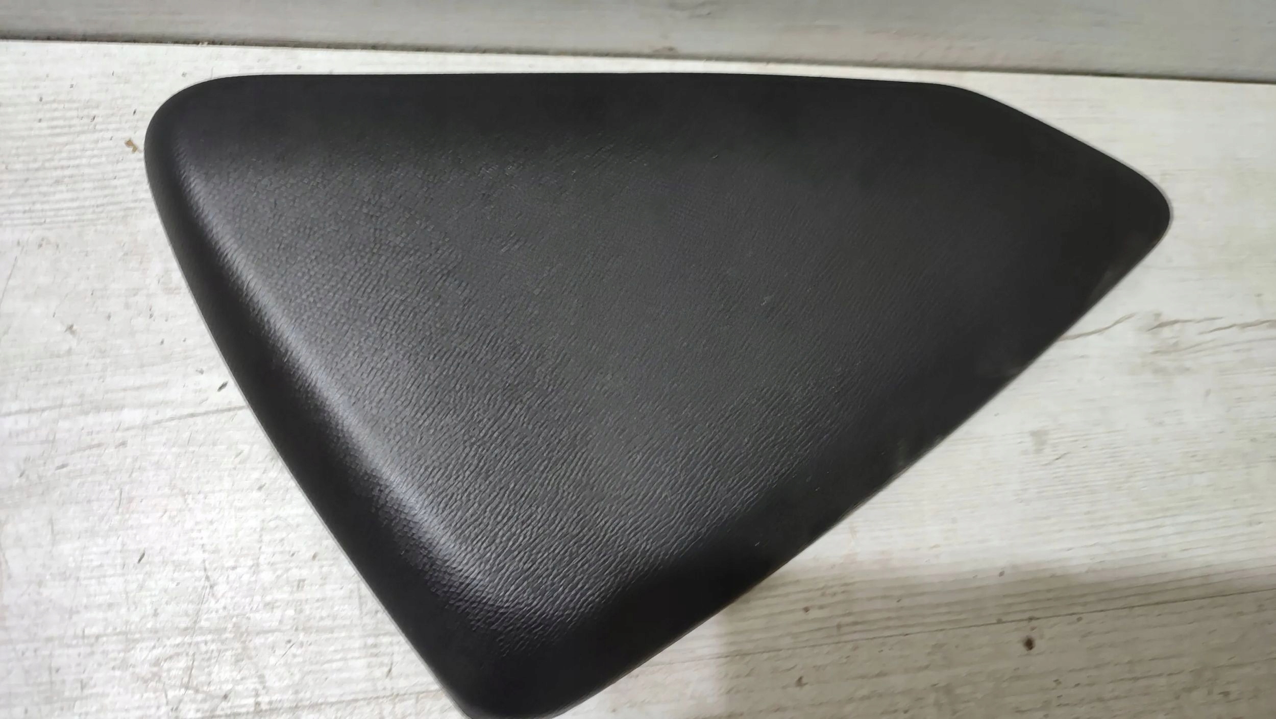 Peugeot 208 II 23r 1.2 right side cover tunelu