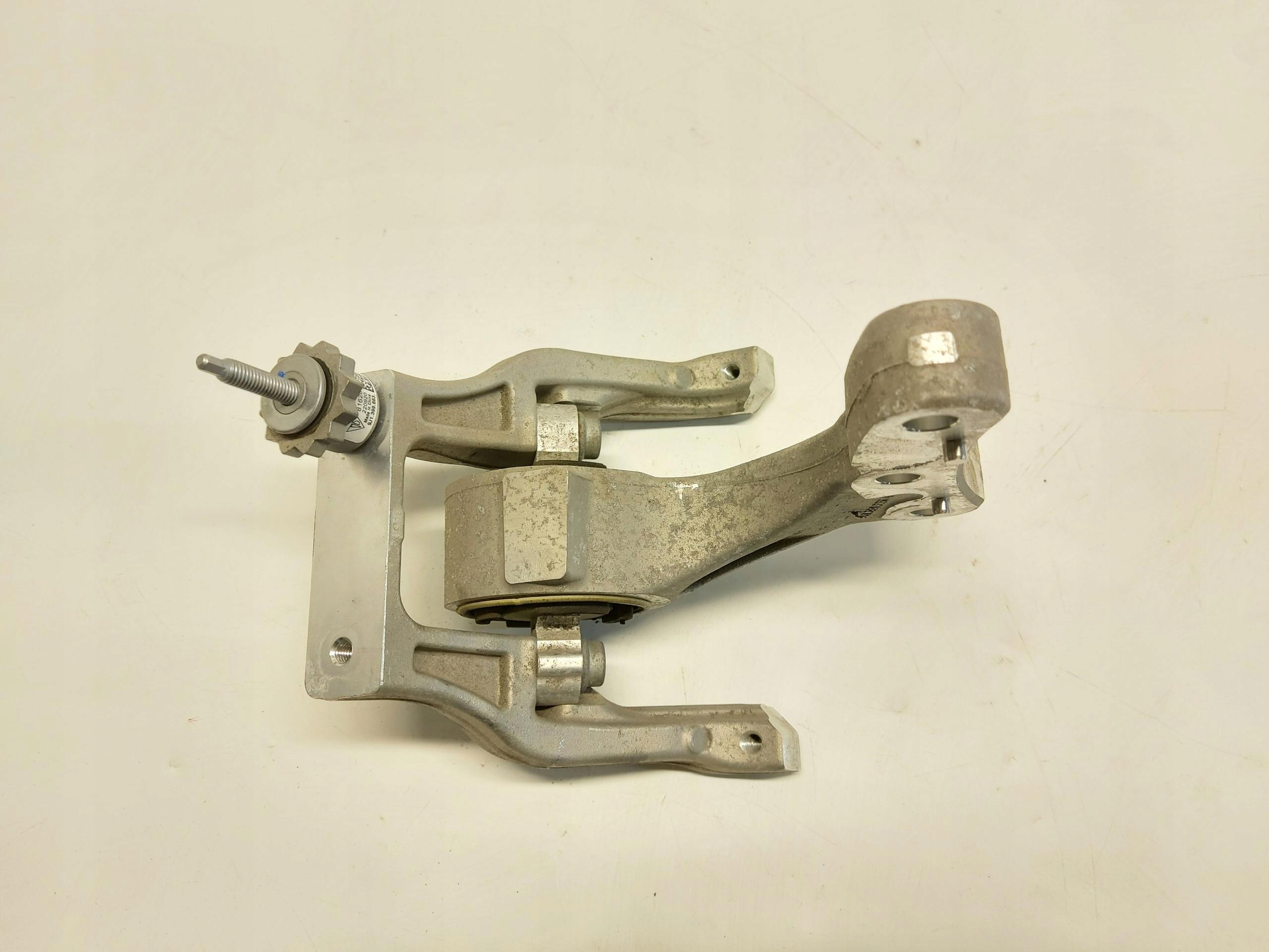 Porsche Taycan GTS 9J1 2021r support rear part 9J1804495