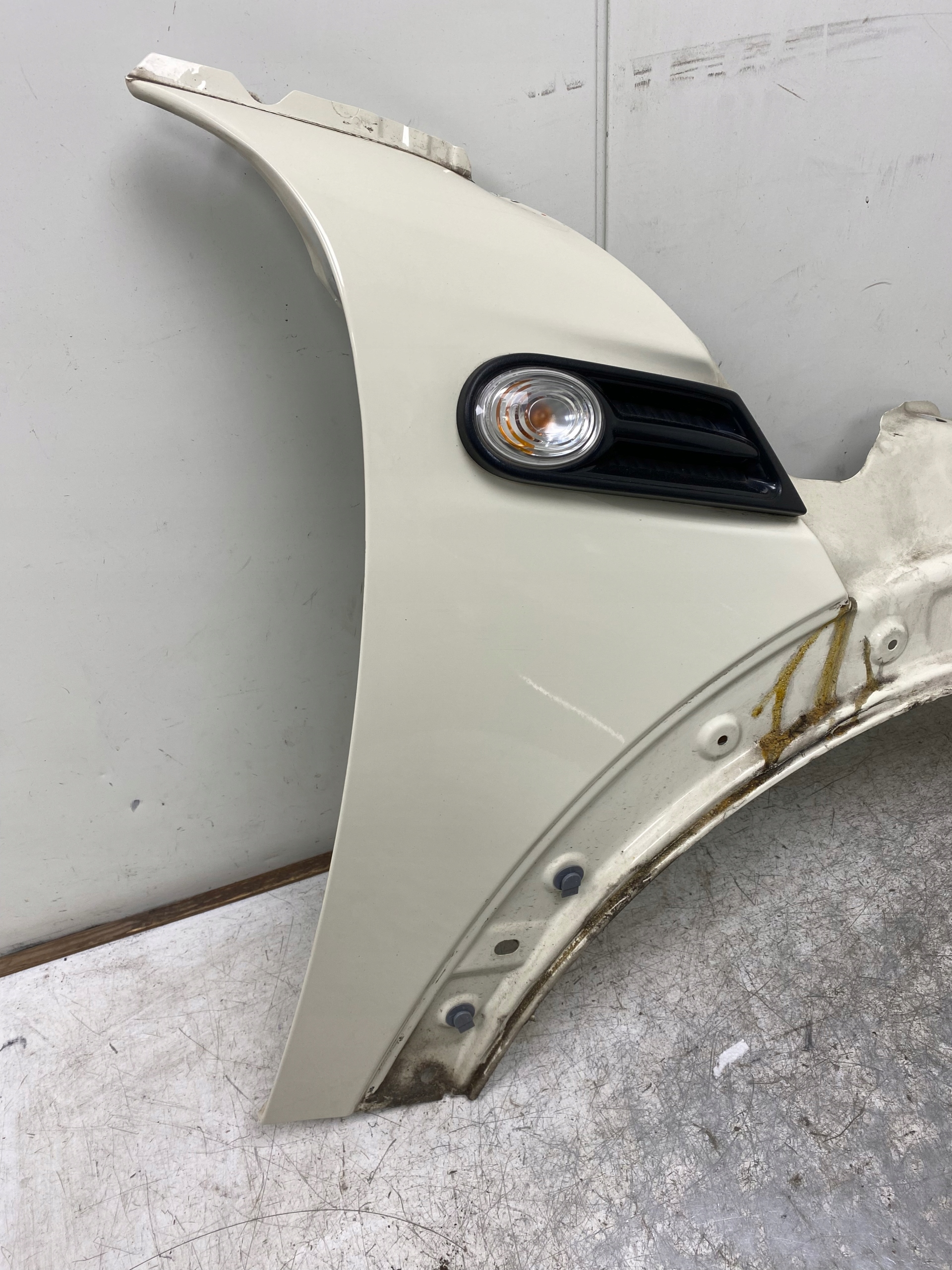 MINI COOPER R55 R56 fender right front 850